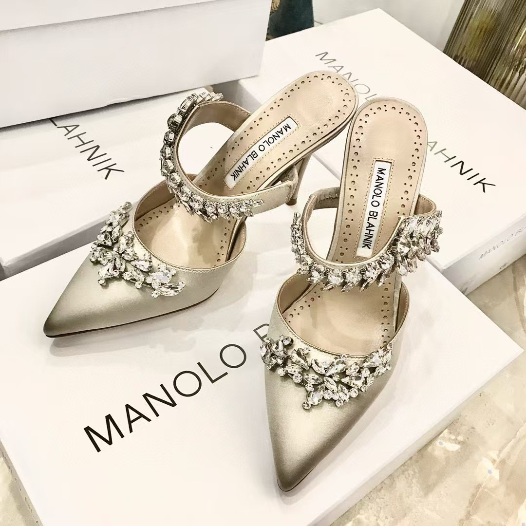 UA MANOLO BLAHNIK Shoes