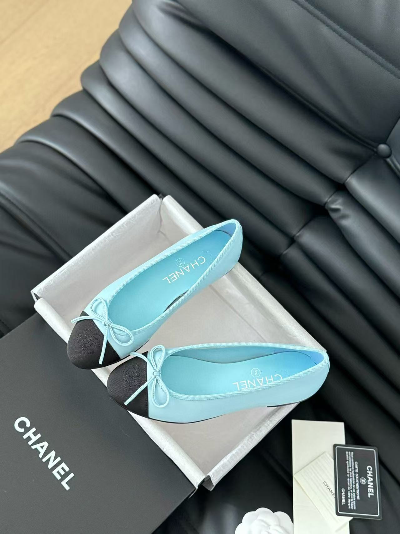 ua Ch*el ballet flats