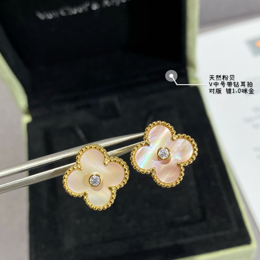 v*n cl*f & arpels natural pink shell with Di*m*nd four-leaf clover earrings