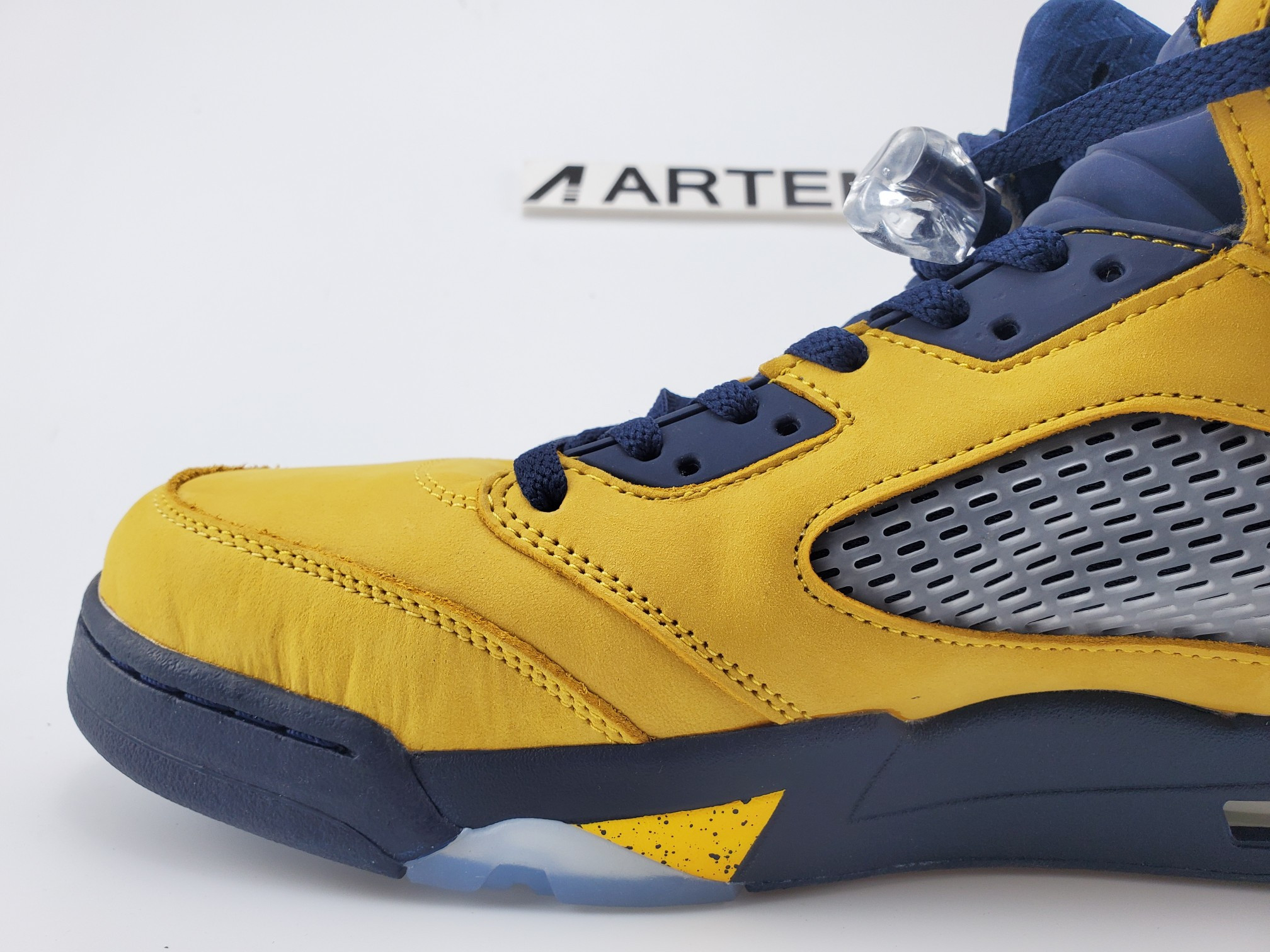 Jordan 5 Retro Michigan 2019