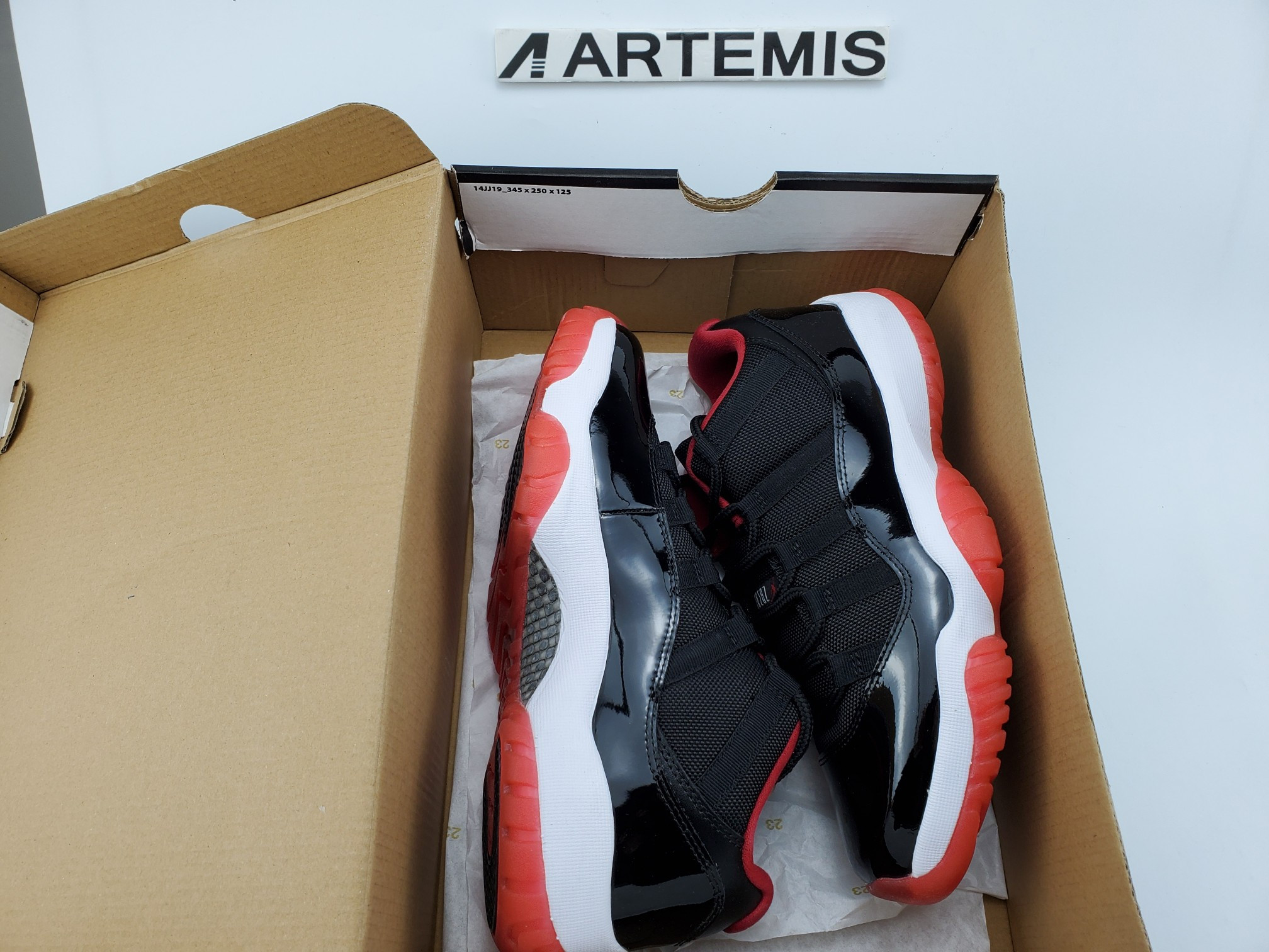 Air Jordan 11 Retro Low Bred