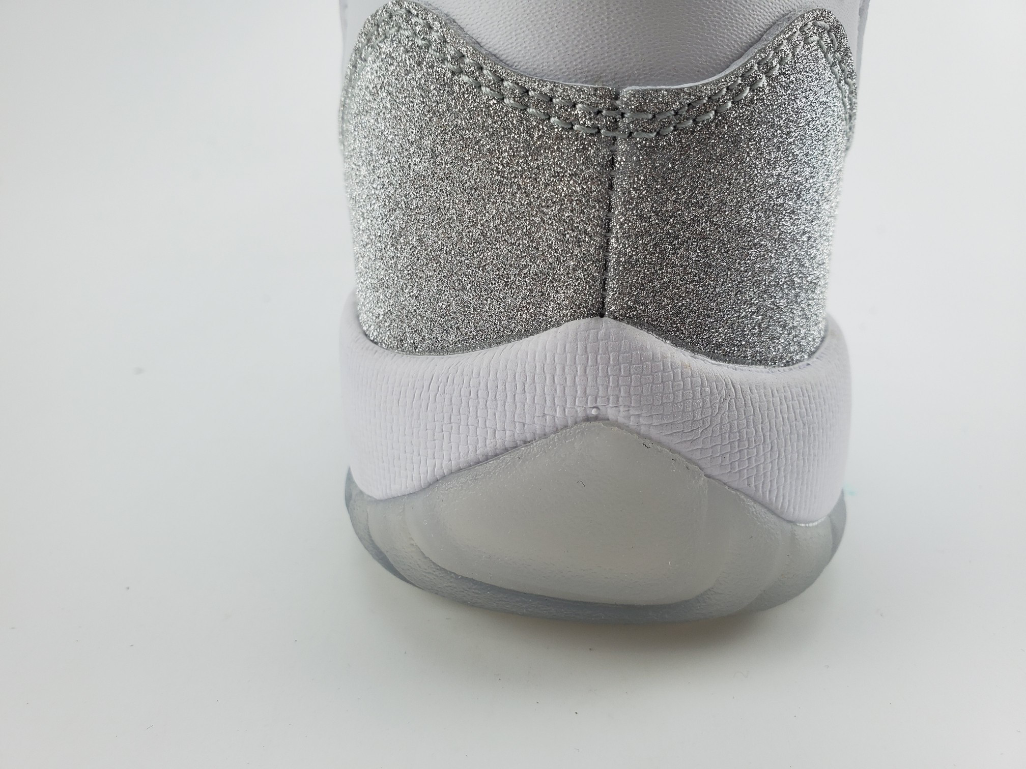 Air Jordan 11 Retro White Metallic Silver