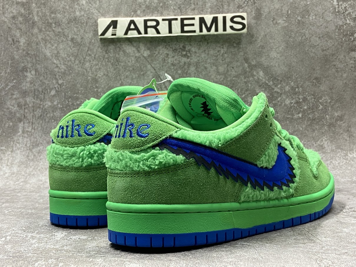 Grateful Dead x Nike SB Dunk Low Green Bear
