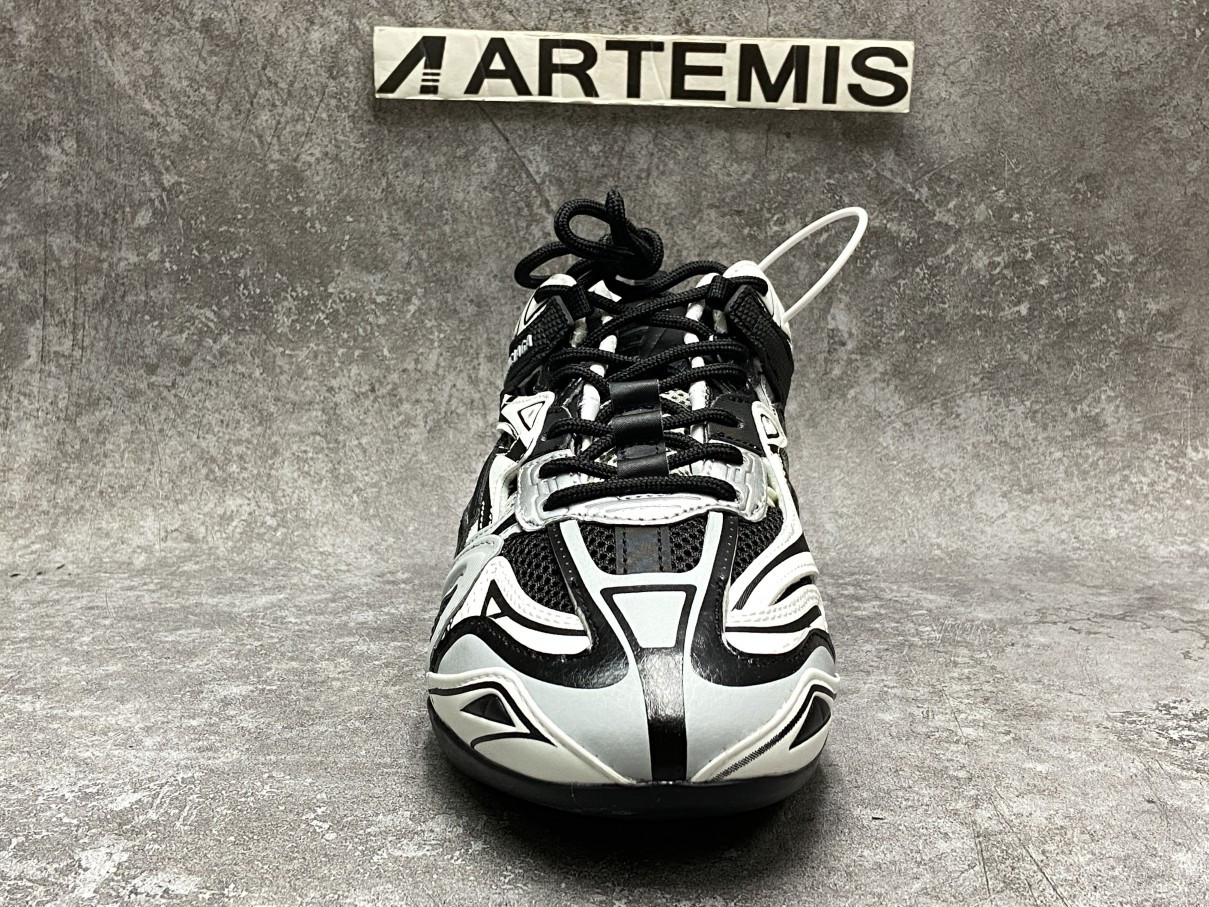 Balenciga Drive Sneaker 