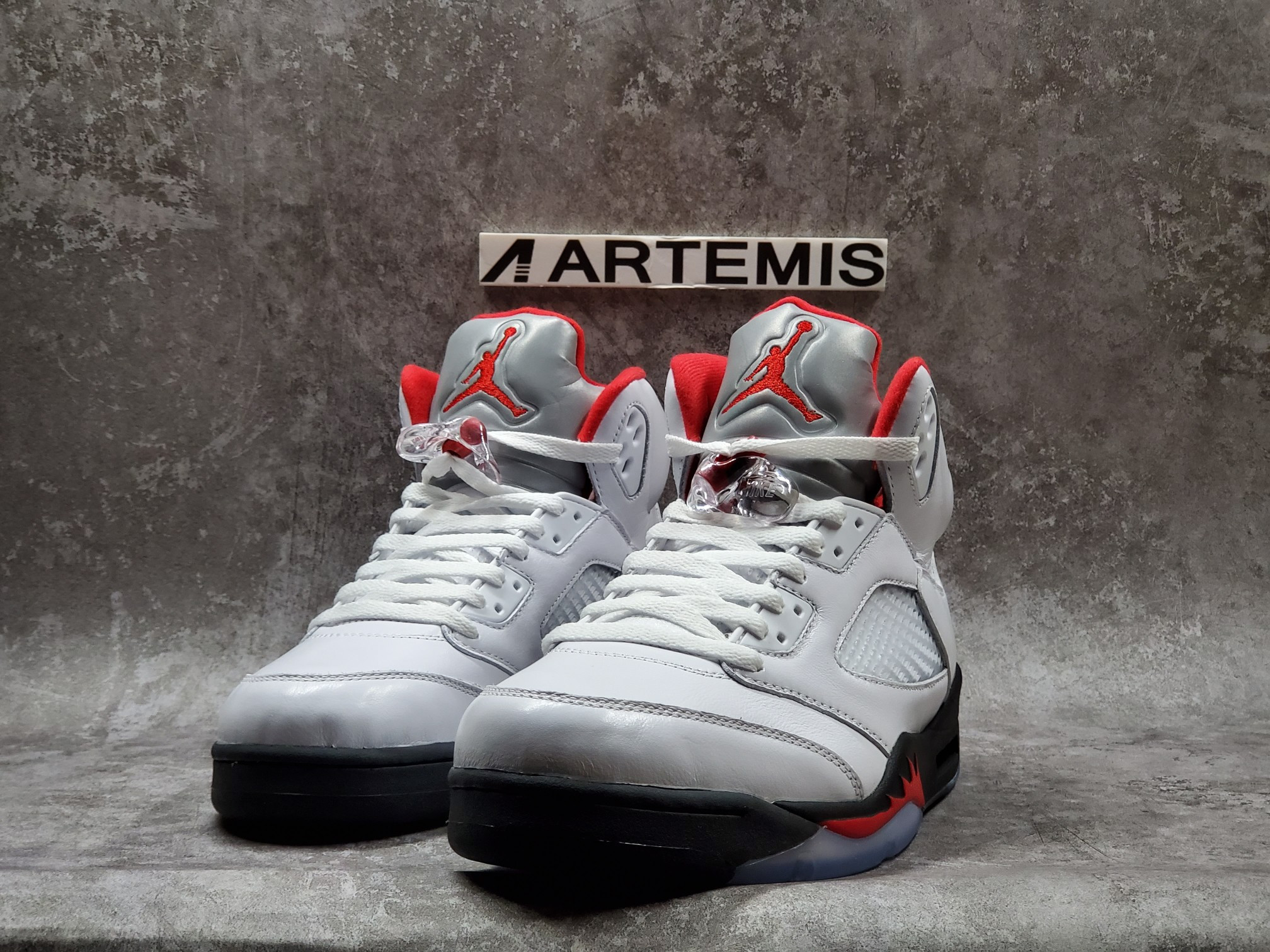 Air Jordan 5 Retro Fire Red Silver Tongue