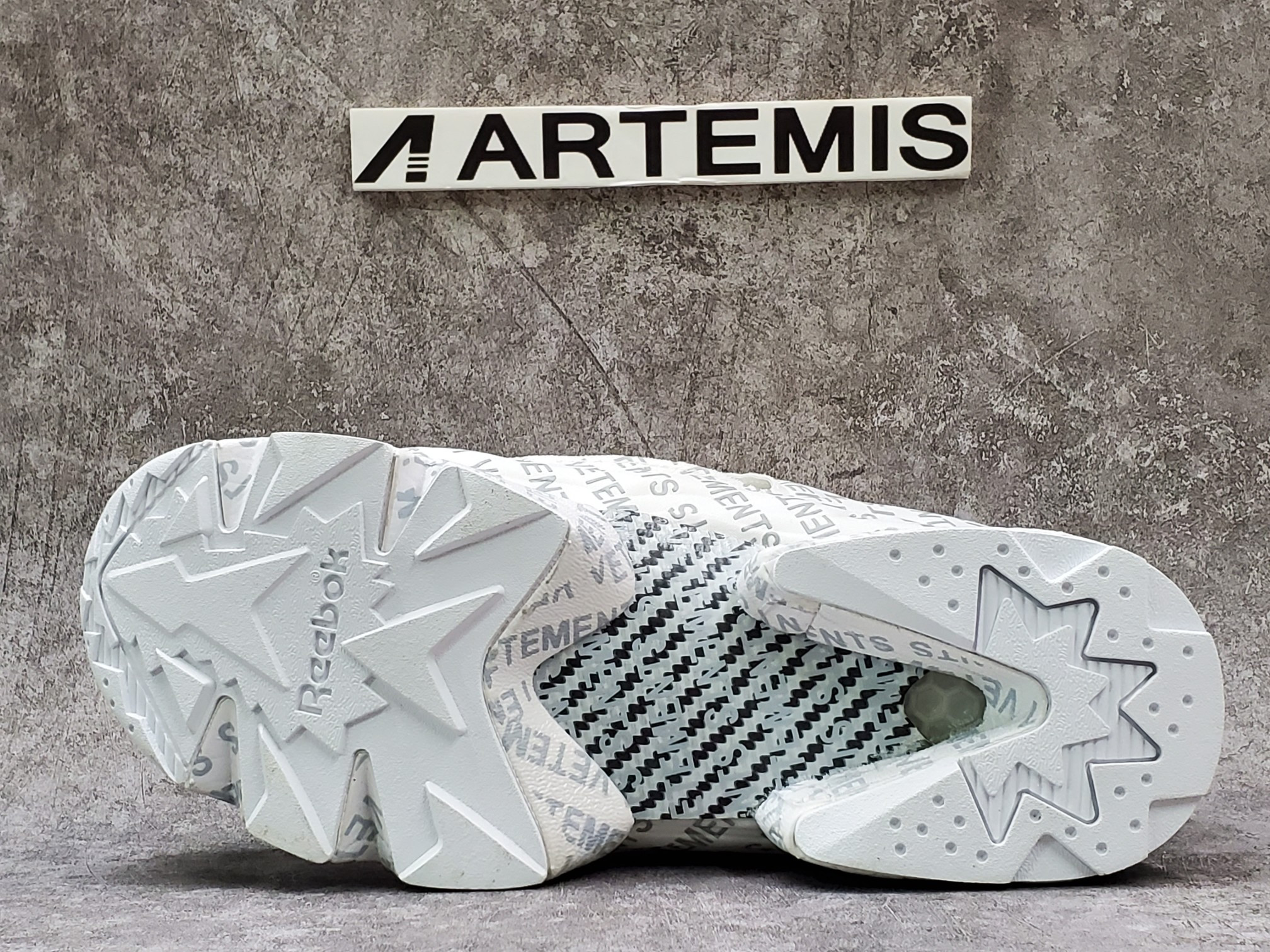 Reebok VETEMENTS x InstaPump Fury 