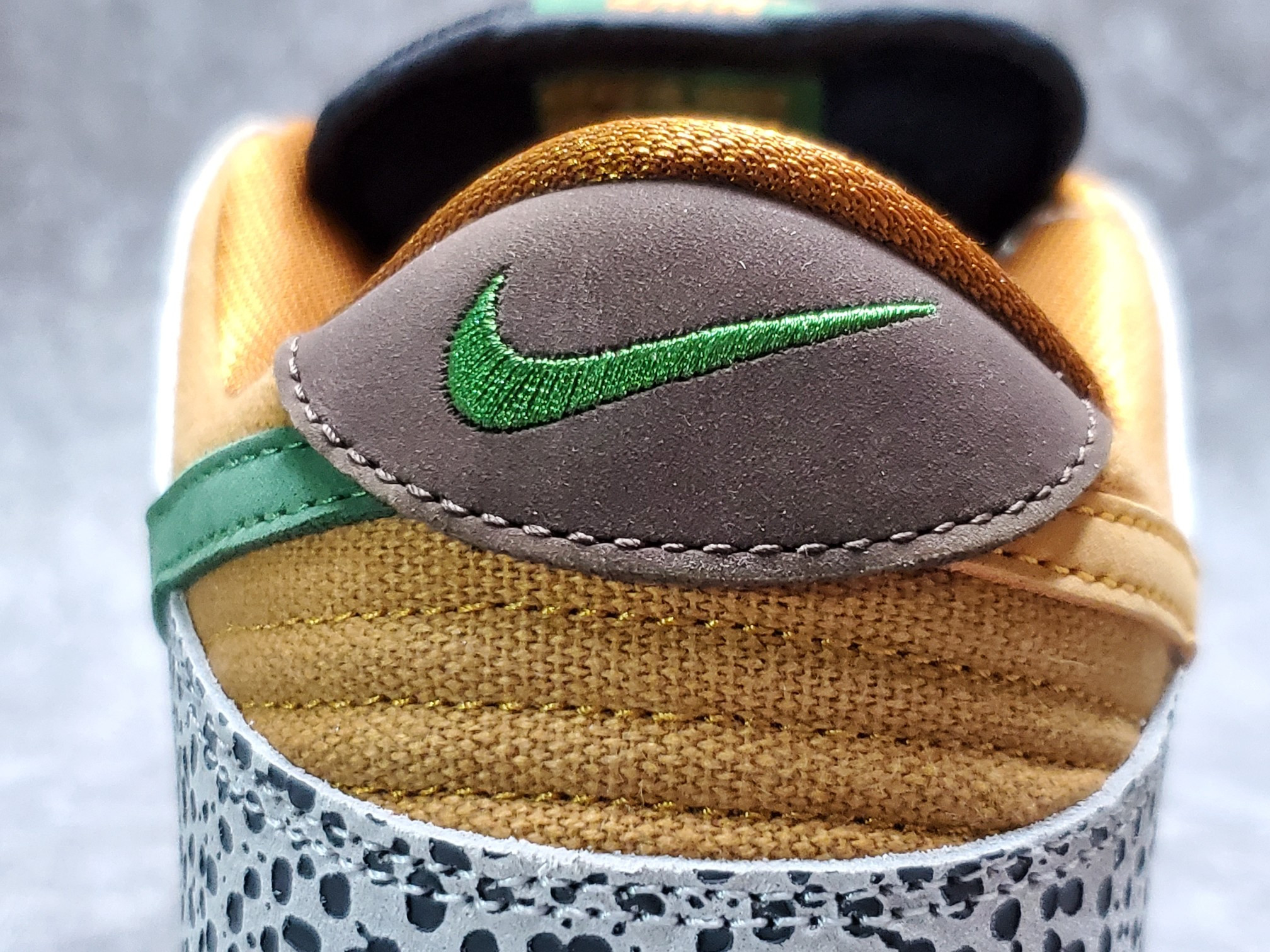 Nike SB Dunk Low Safari