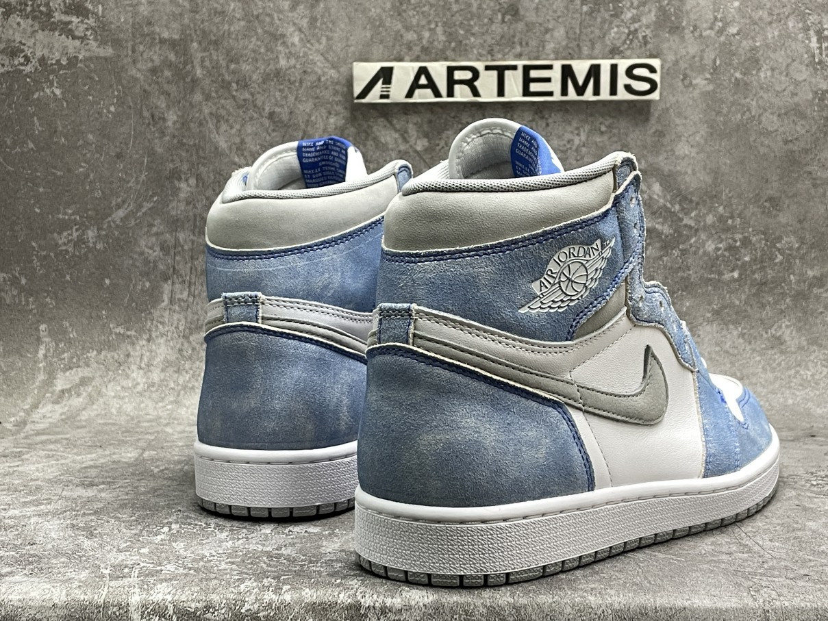 Air Jordan 1 Retro High Hyper Royal Smoke Grey