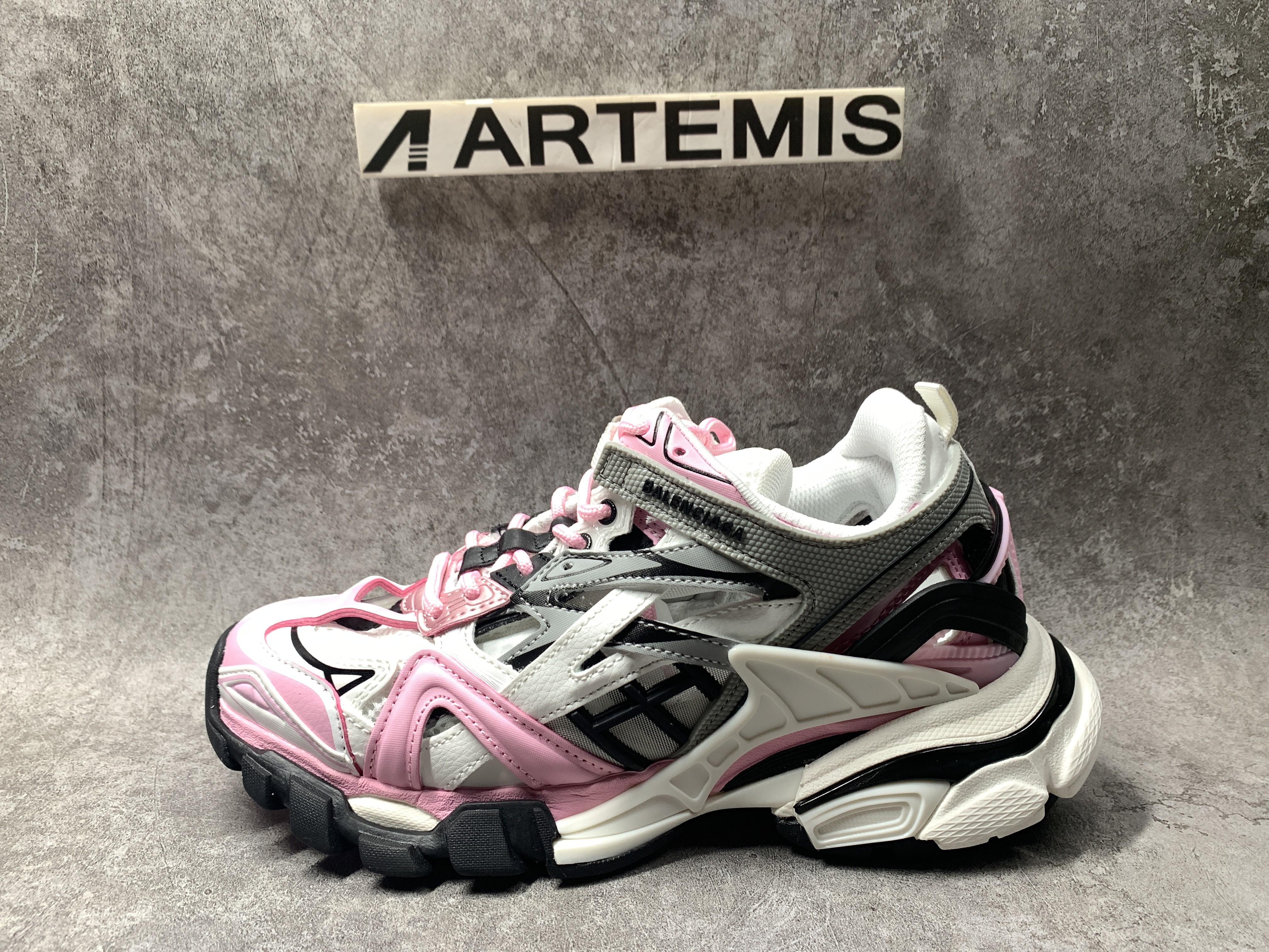 Balenciga Wmns Track.2 Sneaker Pink