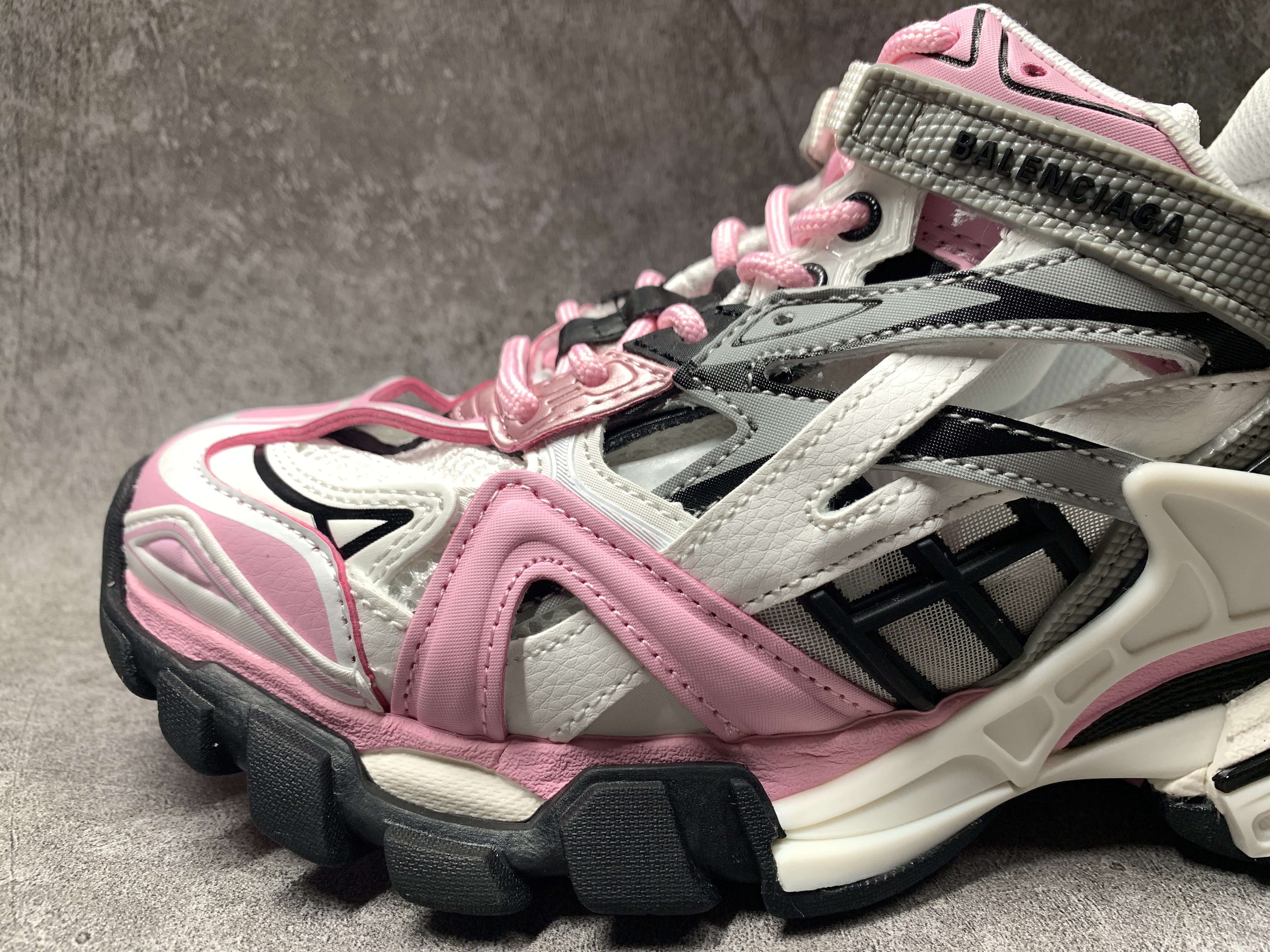 Balenciga Wmns Track.2 Sneaker Pink