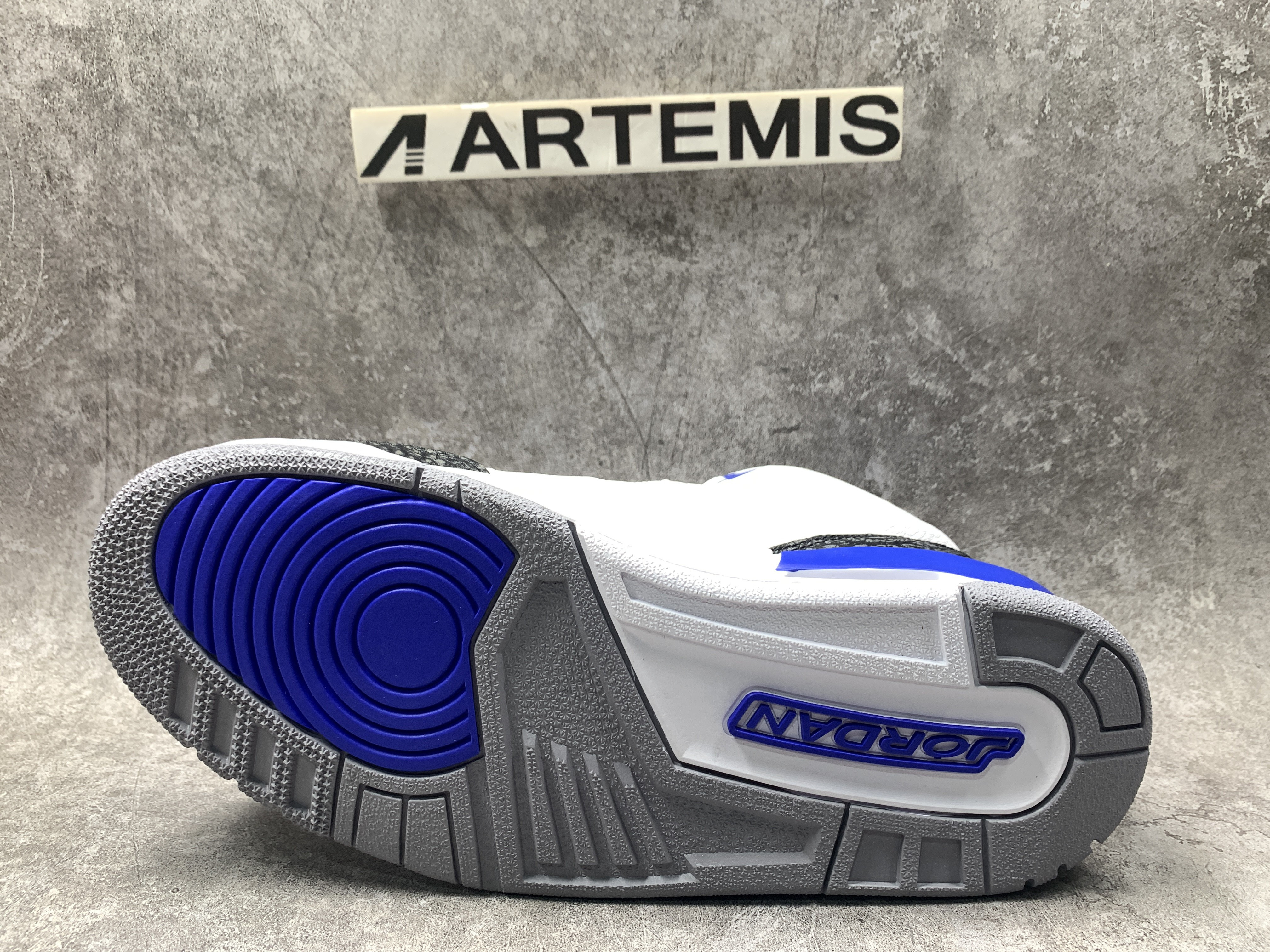 Air Jordan 3 Retro Racer Blue