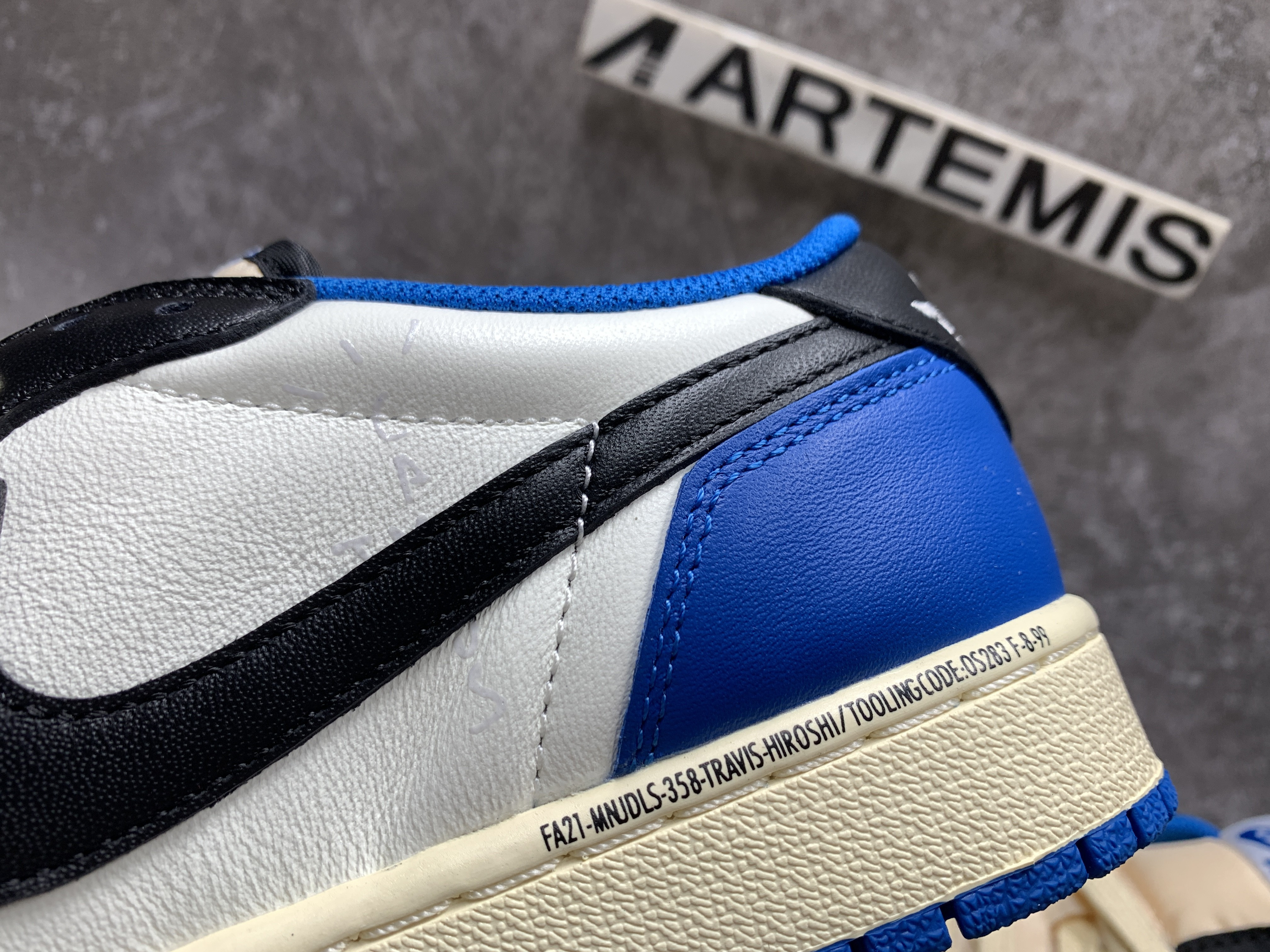 Air Jordan 1 Low Fragment Design x Travis Scott