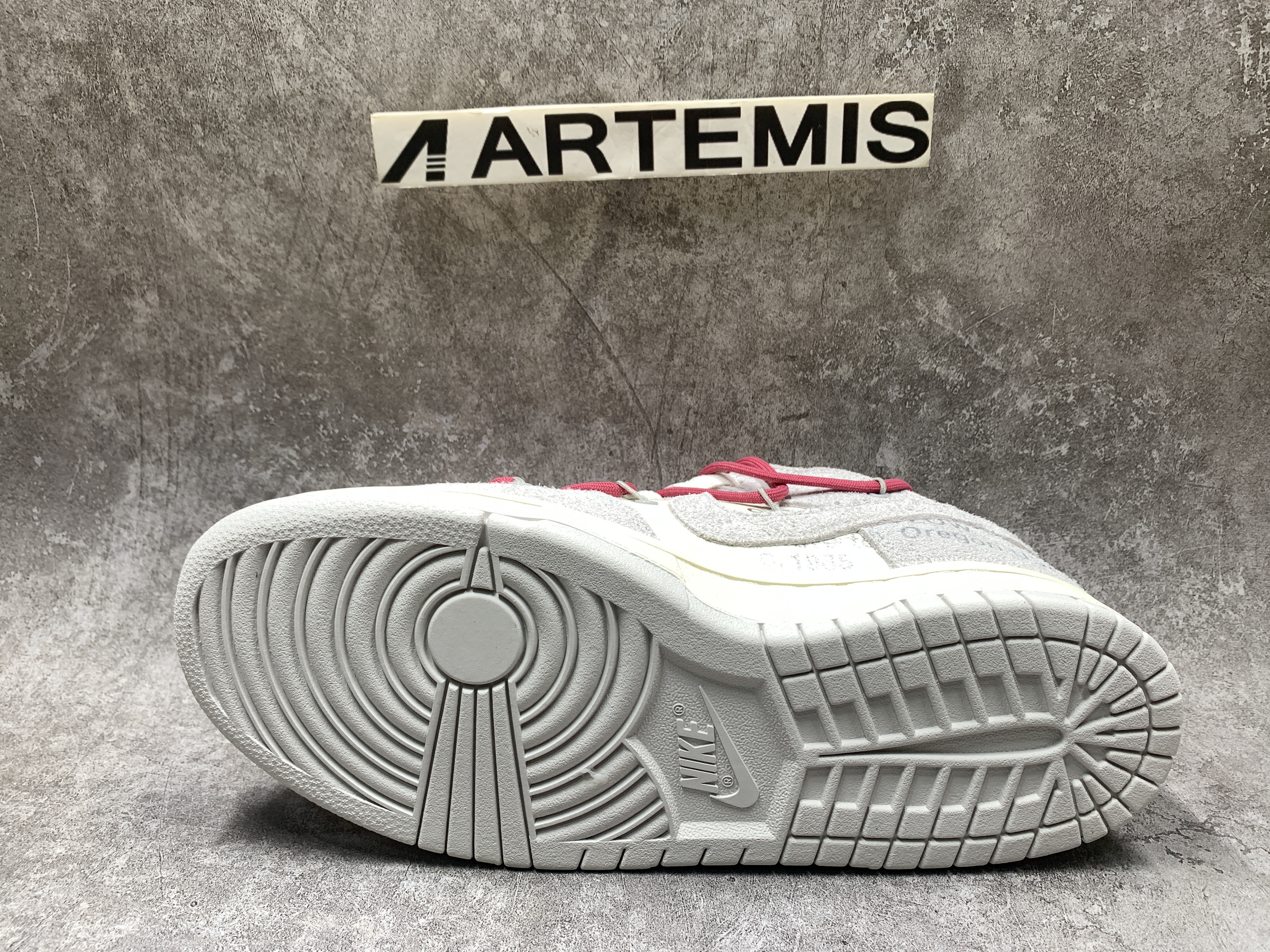 Off-White x Dunk Low Lot 35 of 50