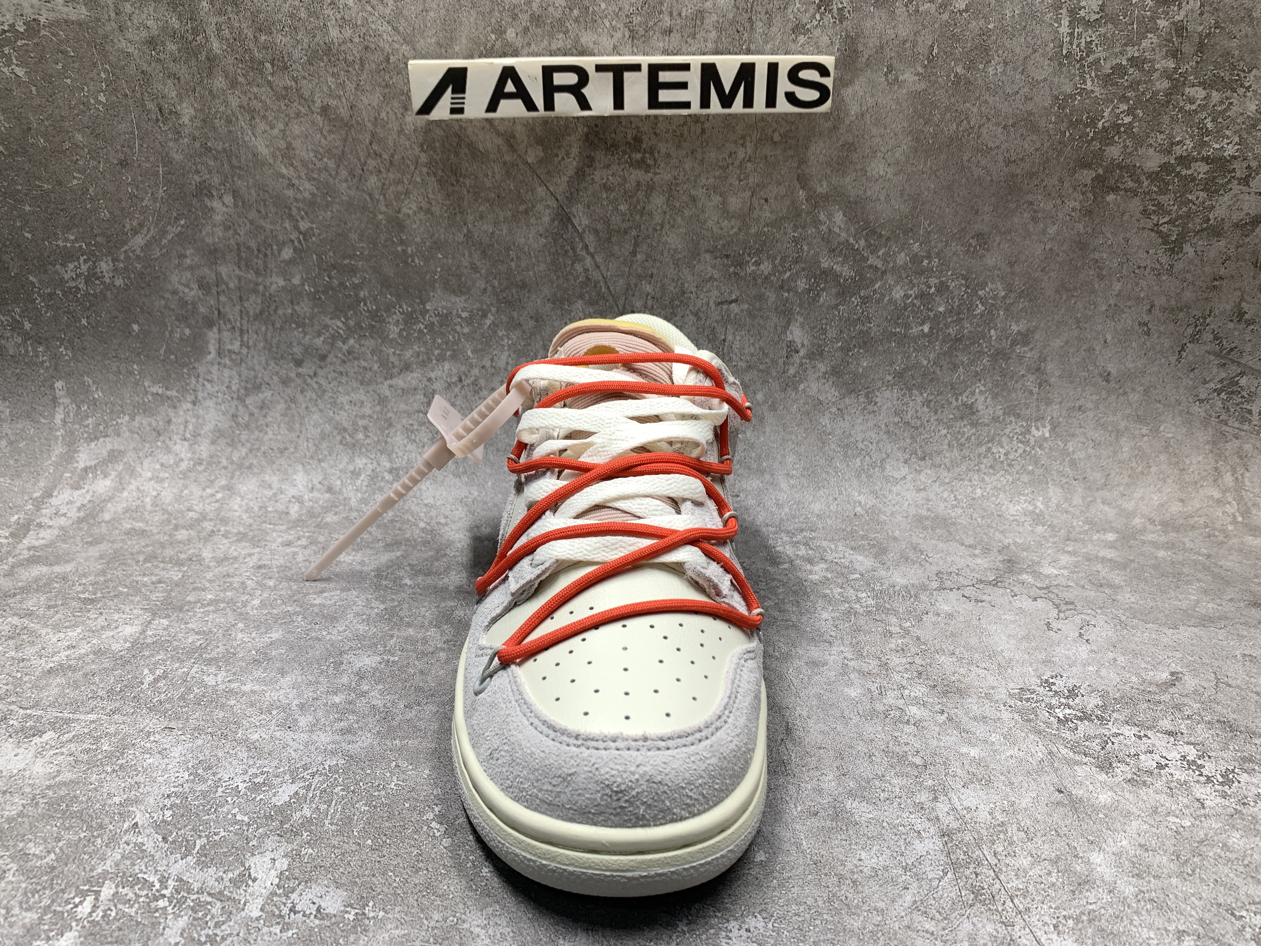 Off-White x Dunk Low Lot 33 of 50