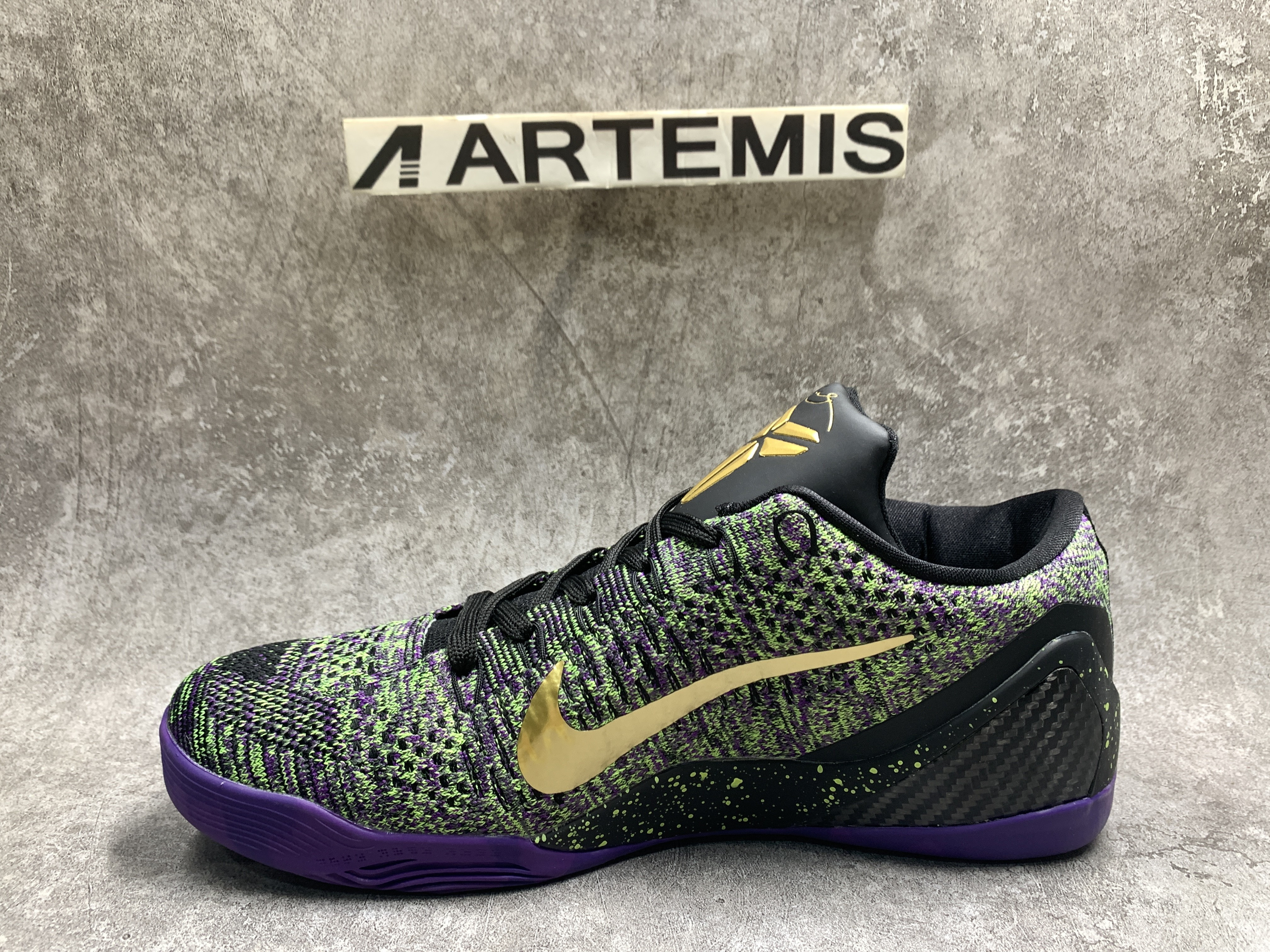 Nike Kobe 9 Low Mamba Moment