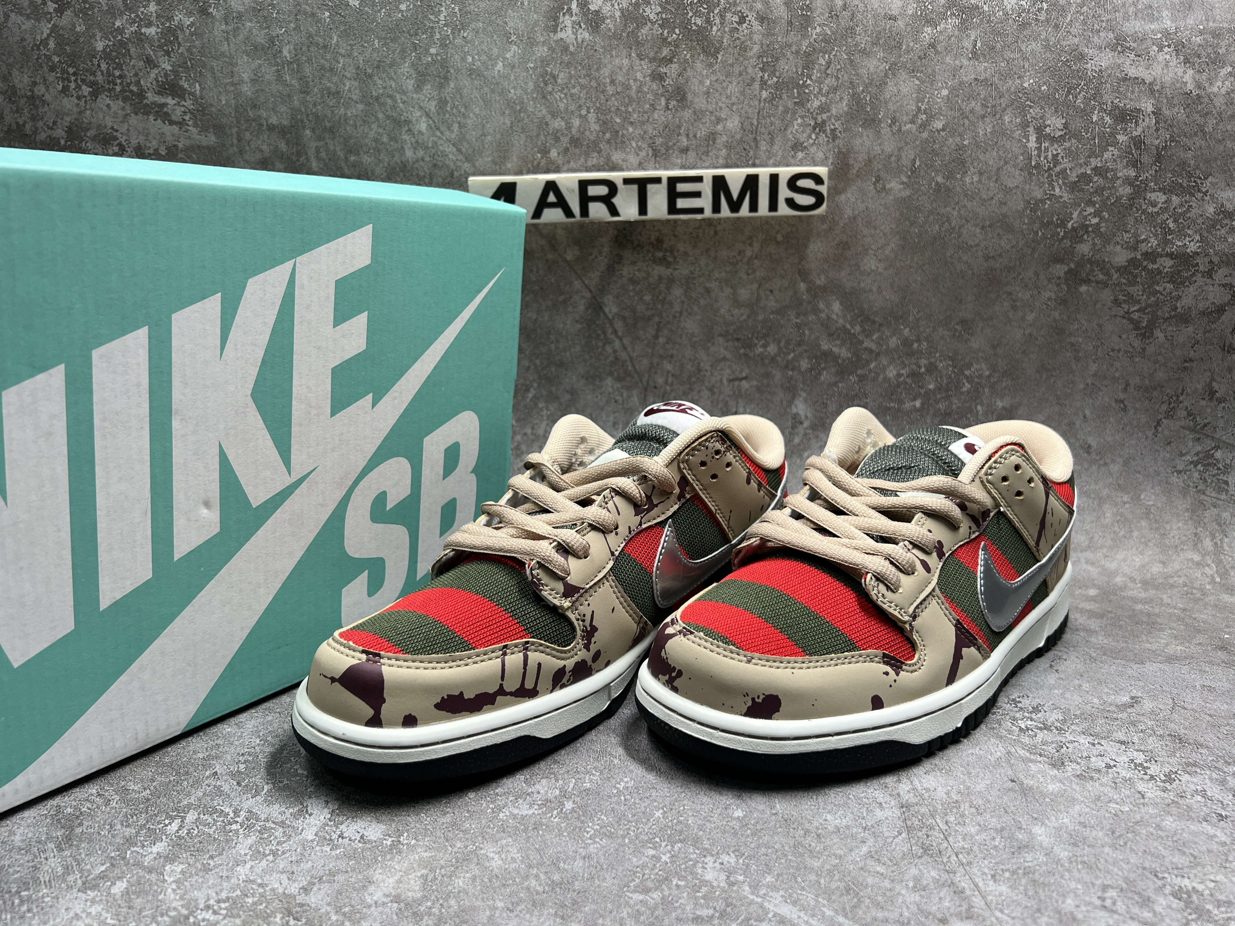 Nike Dunk SB Low Freddy Krueger