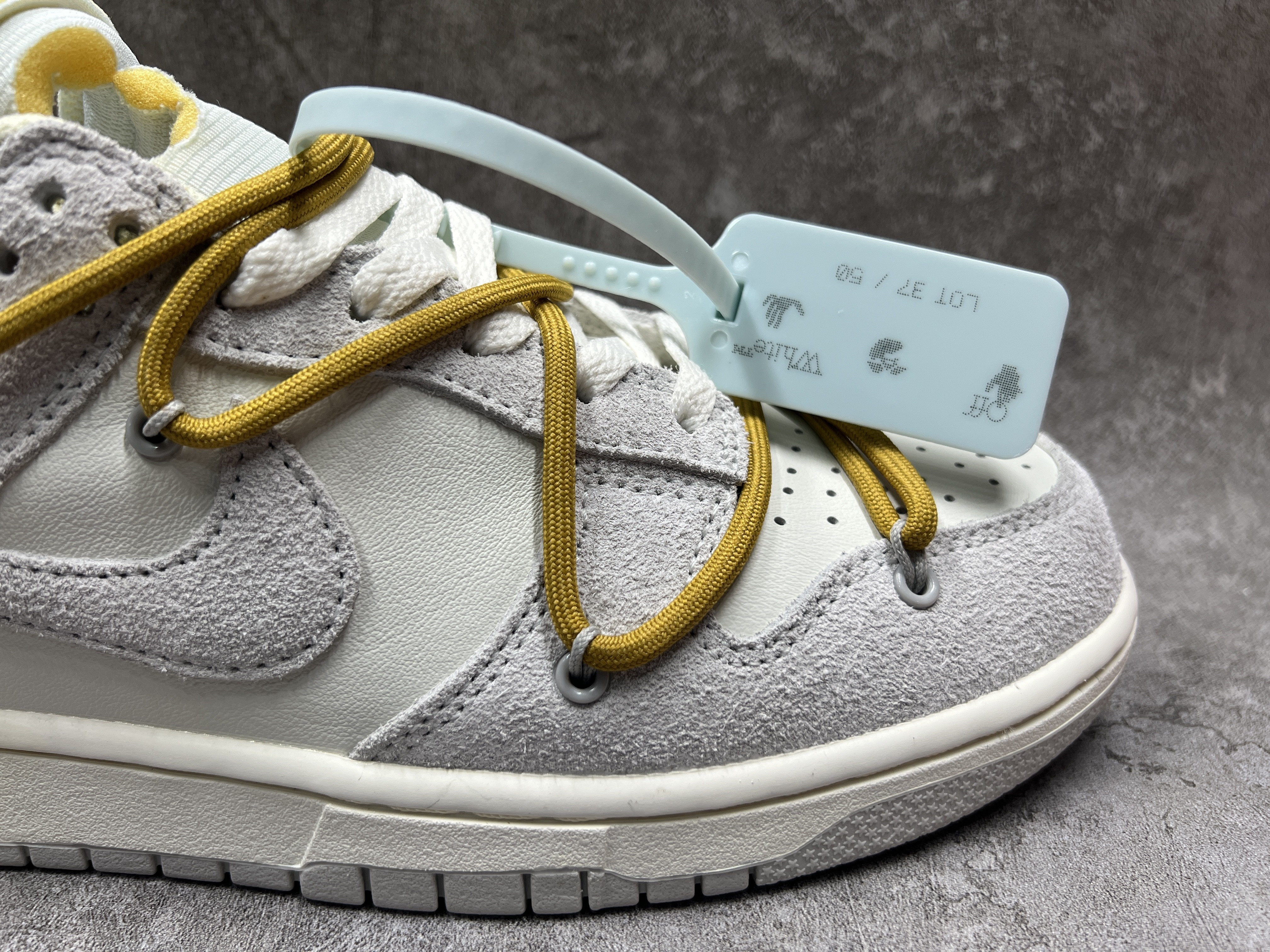 Off-White x Dunk Low Lot 37 of 50