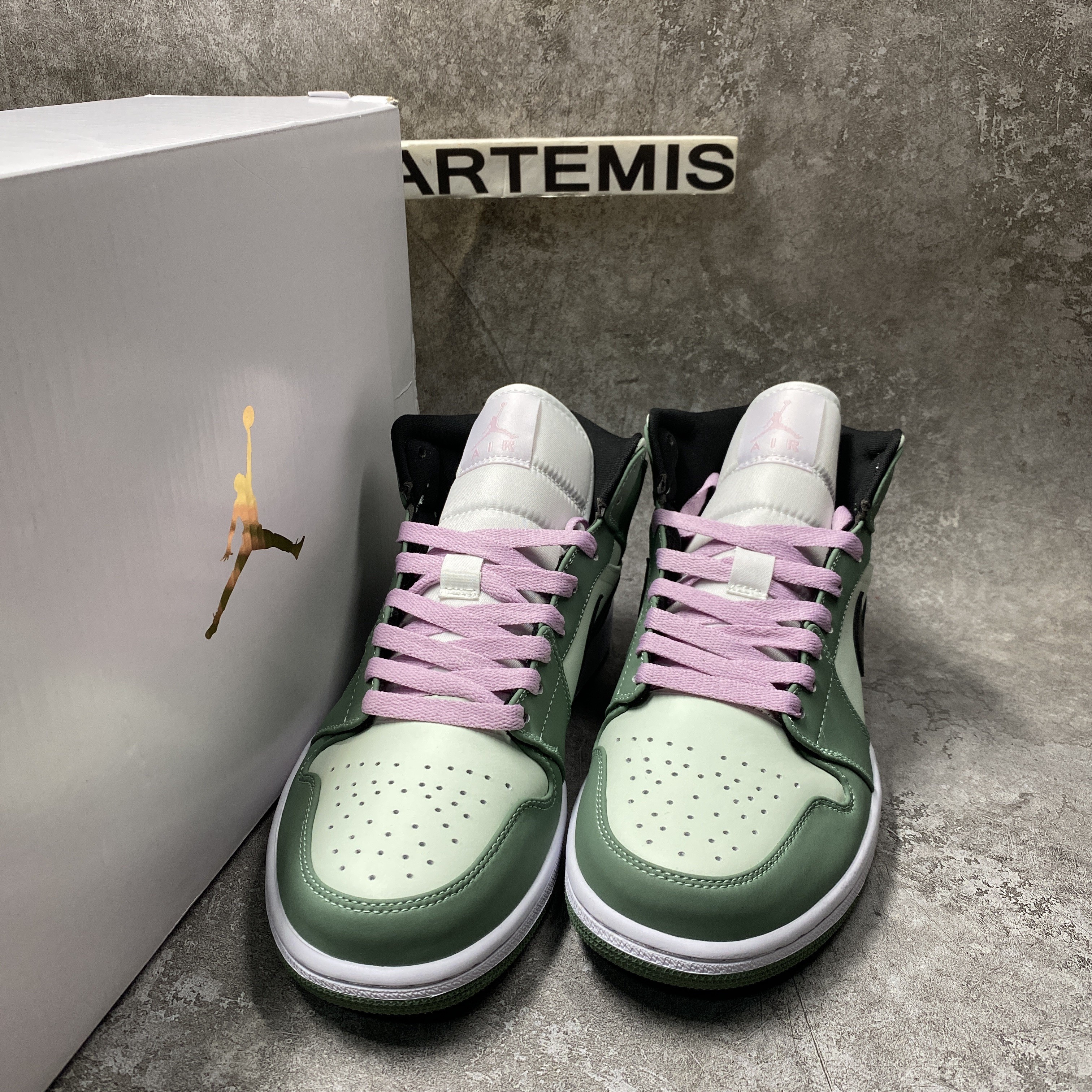 Air Jordan 1 Mid Dutch Green