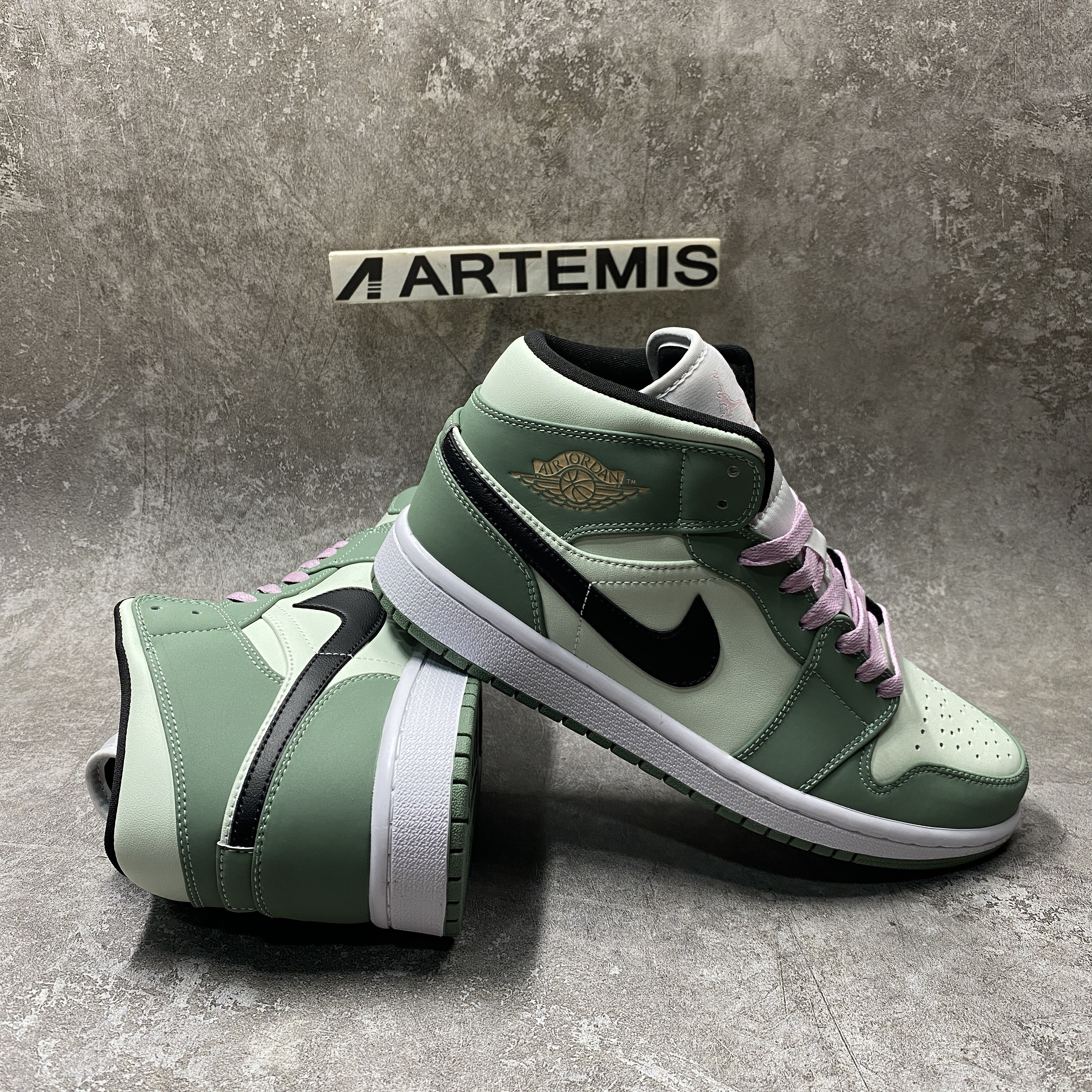 Air Jordan 1 Mid Dutch Green