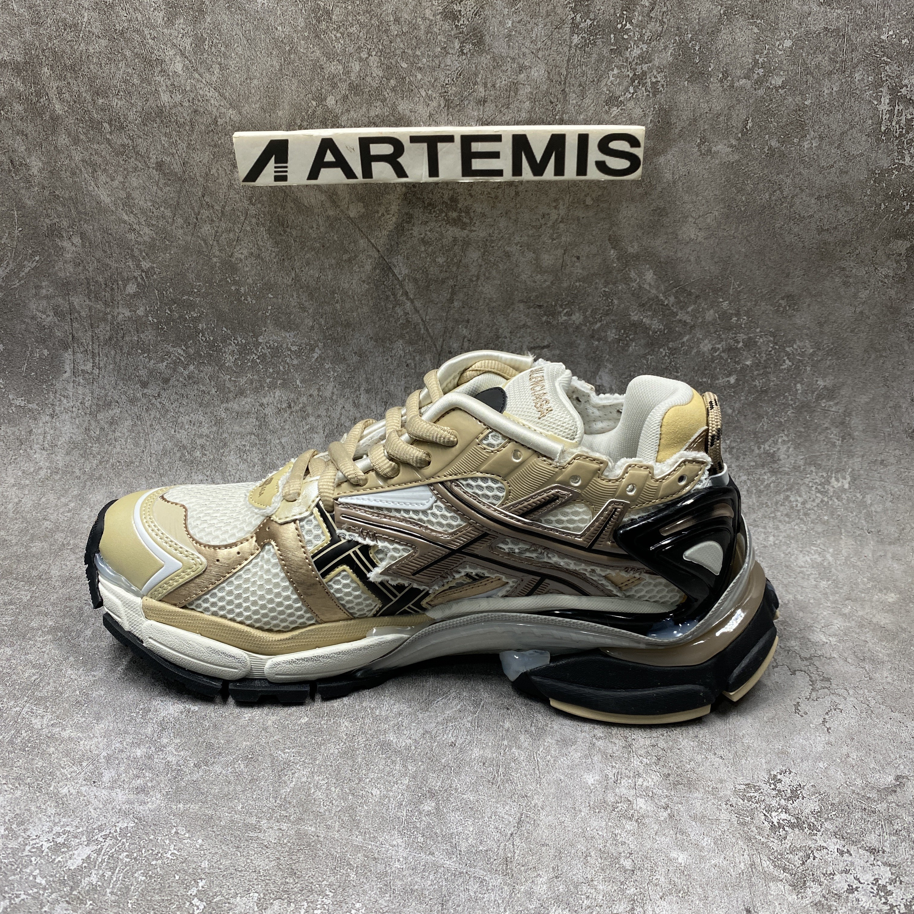 Balenciga Runner Beige Black White