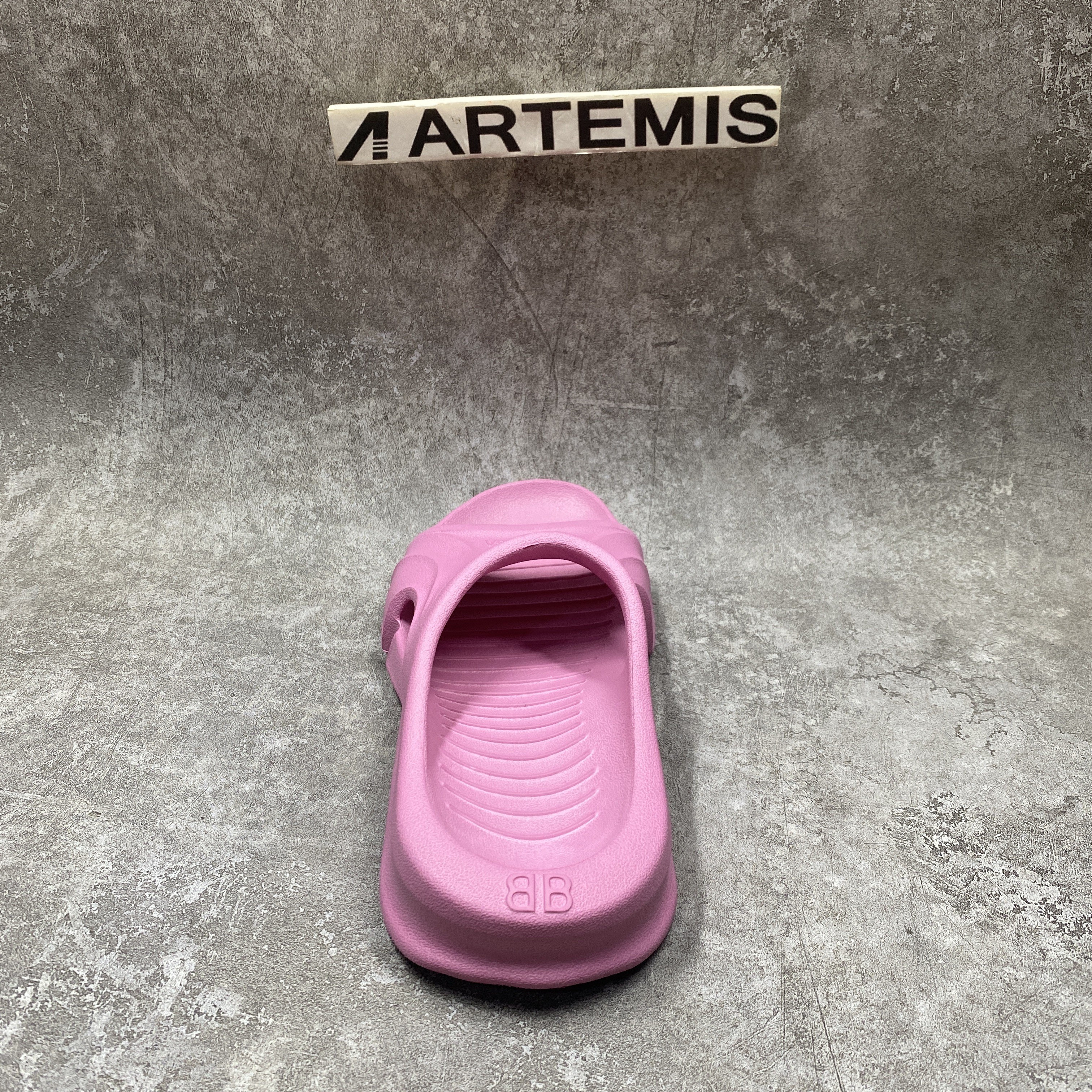 Balenciga Mold Slides Pink (run one size bigger)