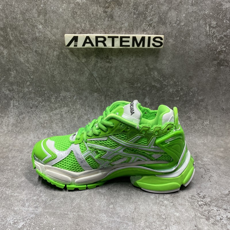 Balenciga Runner Sneaker in Green