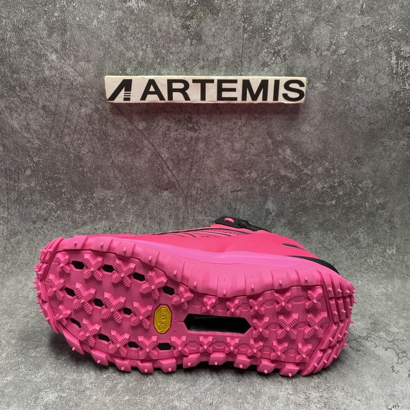 Moncler Trailgrip Gore-Tex Pink