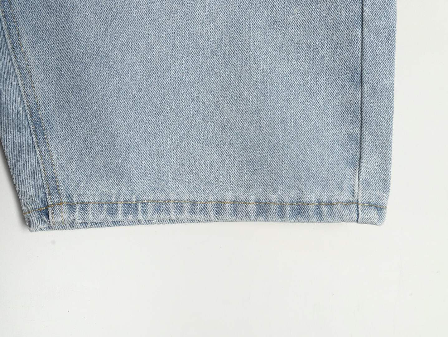G*u*i guc shorts