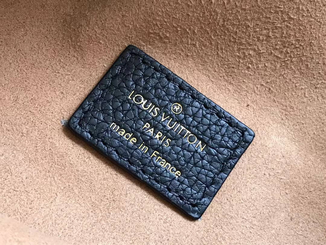 LV Bumbag M44812 23×16×10CM