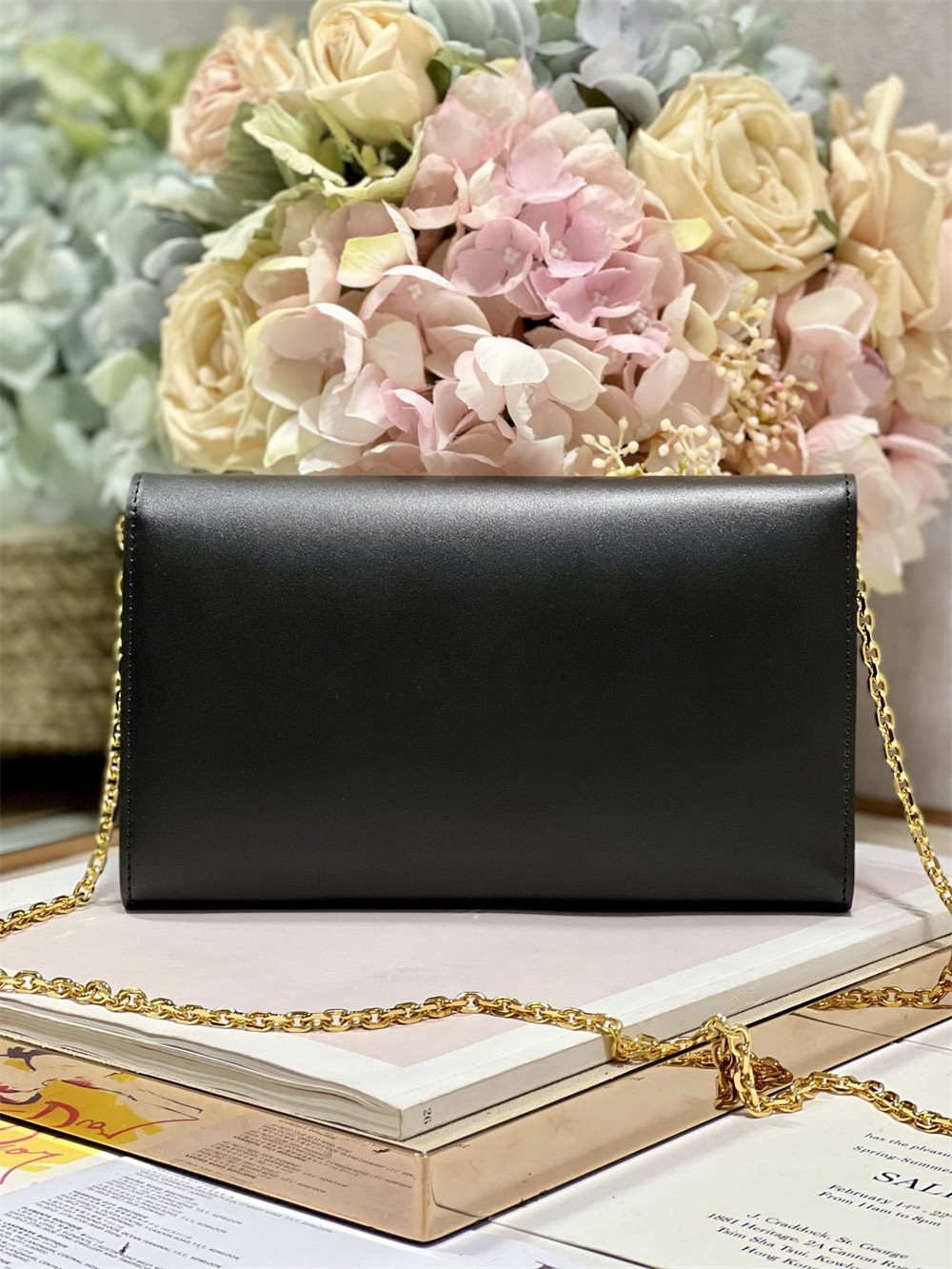 D*or bobby east-west pouch with chain latte smooth calfskin black