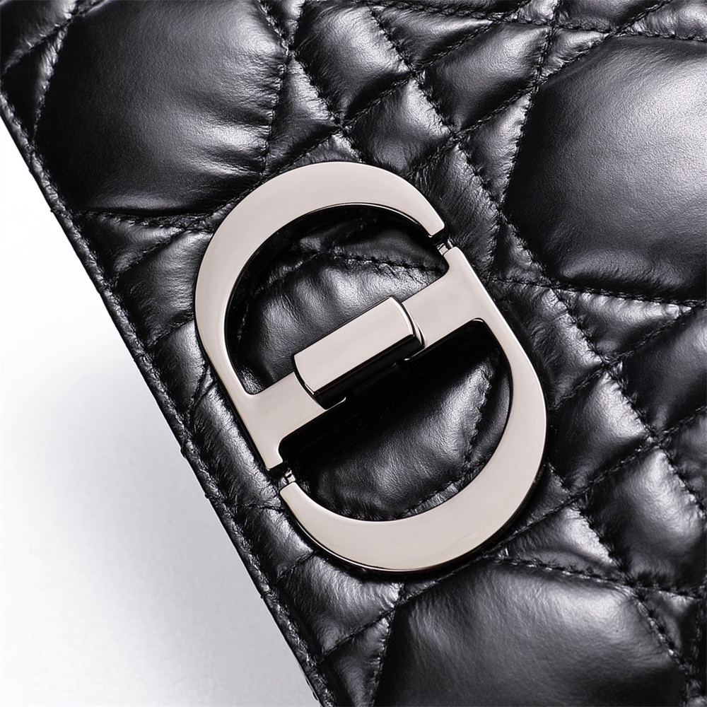medium d*or caro bag black S*pple cannage calfskin with silver hardware 20x12x7cm