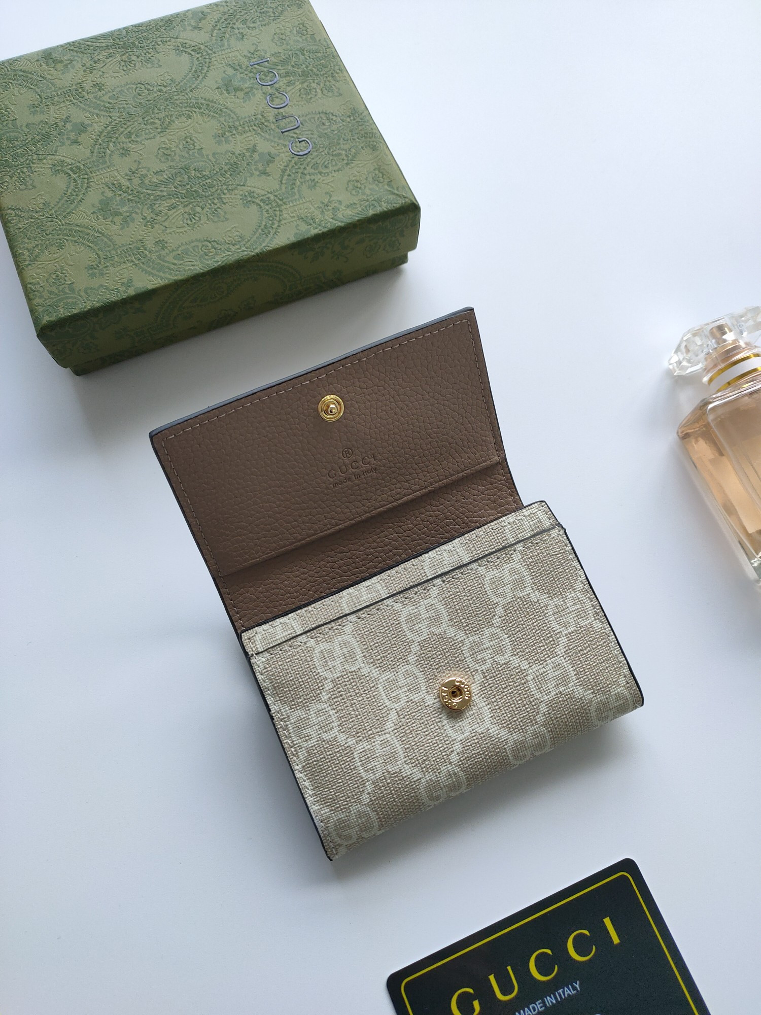G*u*i gg  card case wallet