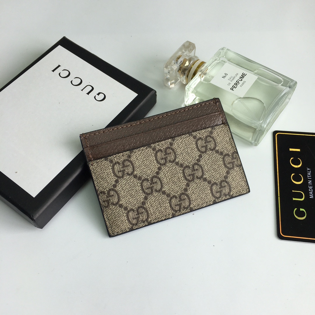 G*u*i gg  card case wallet