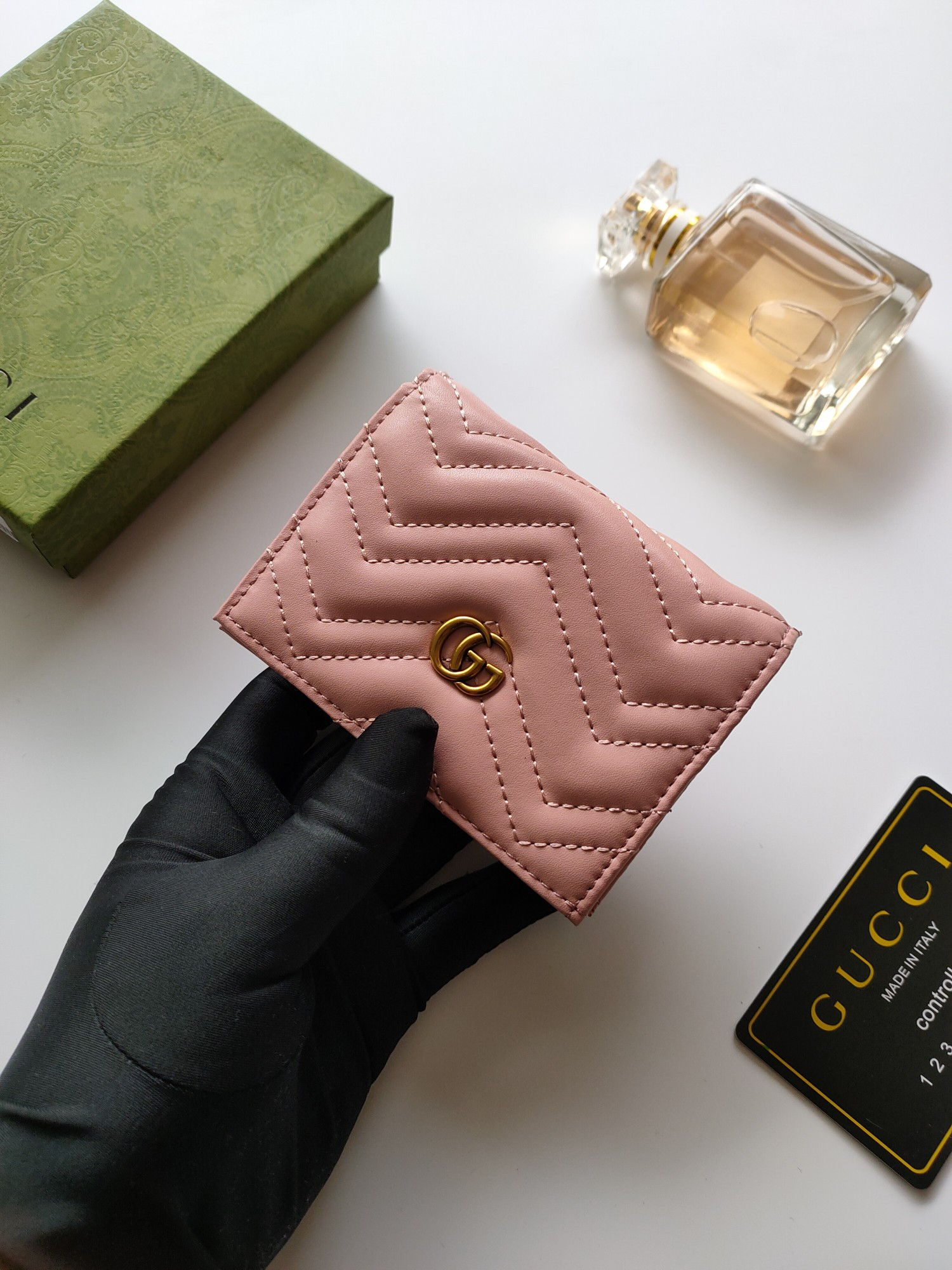 G*u*i gg  card case wallet