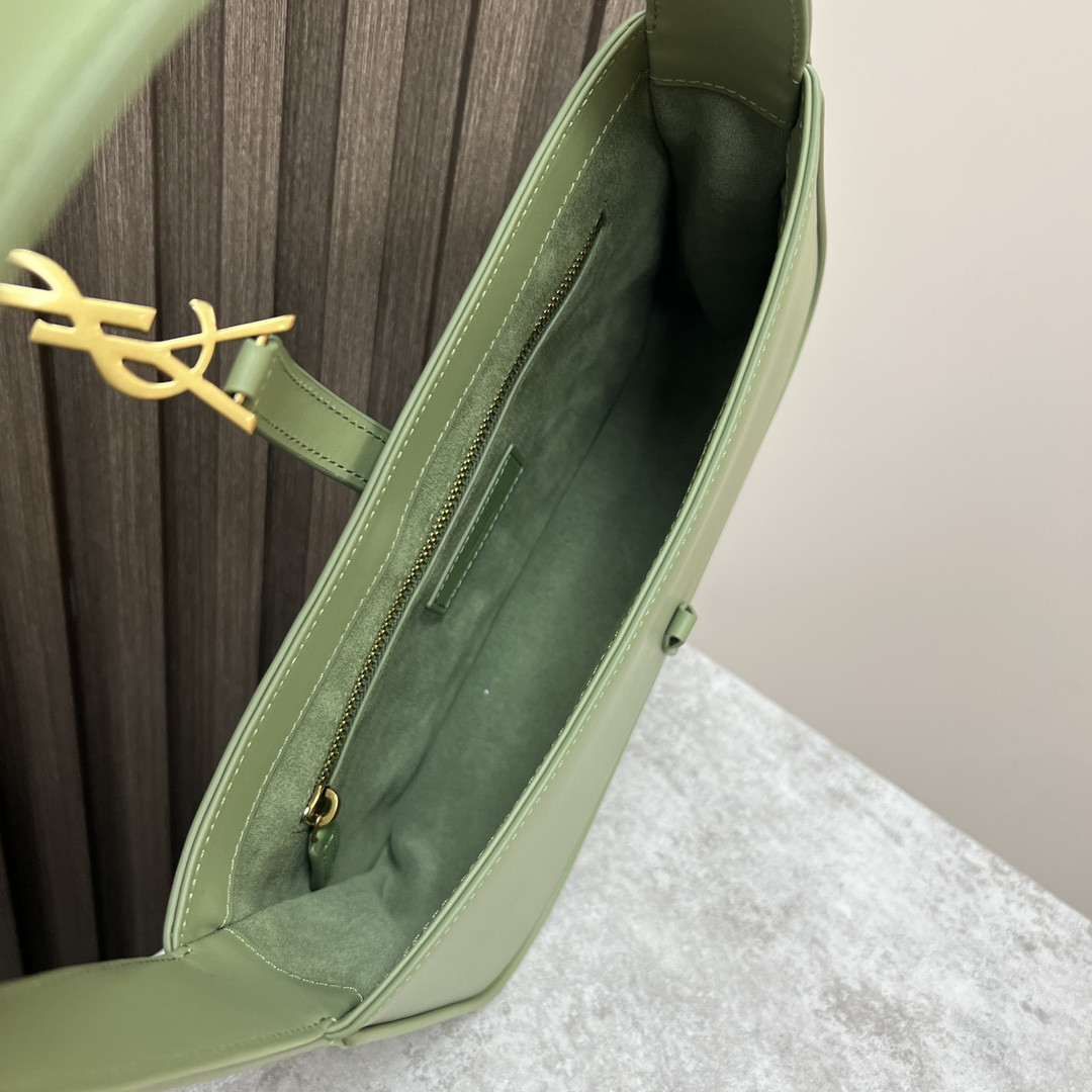 Y*L le 5 À 7 in smooth leather green 9 x 6.3 x 2.5 inches