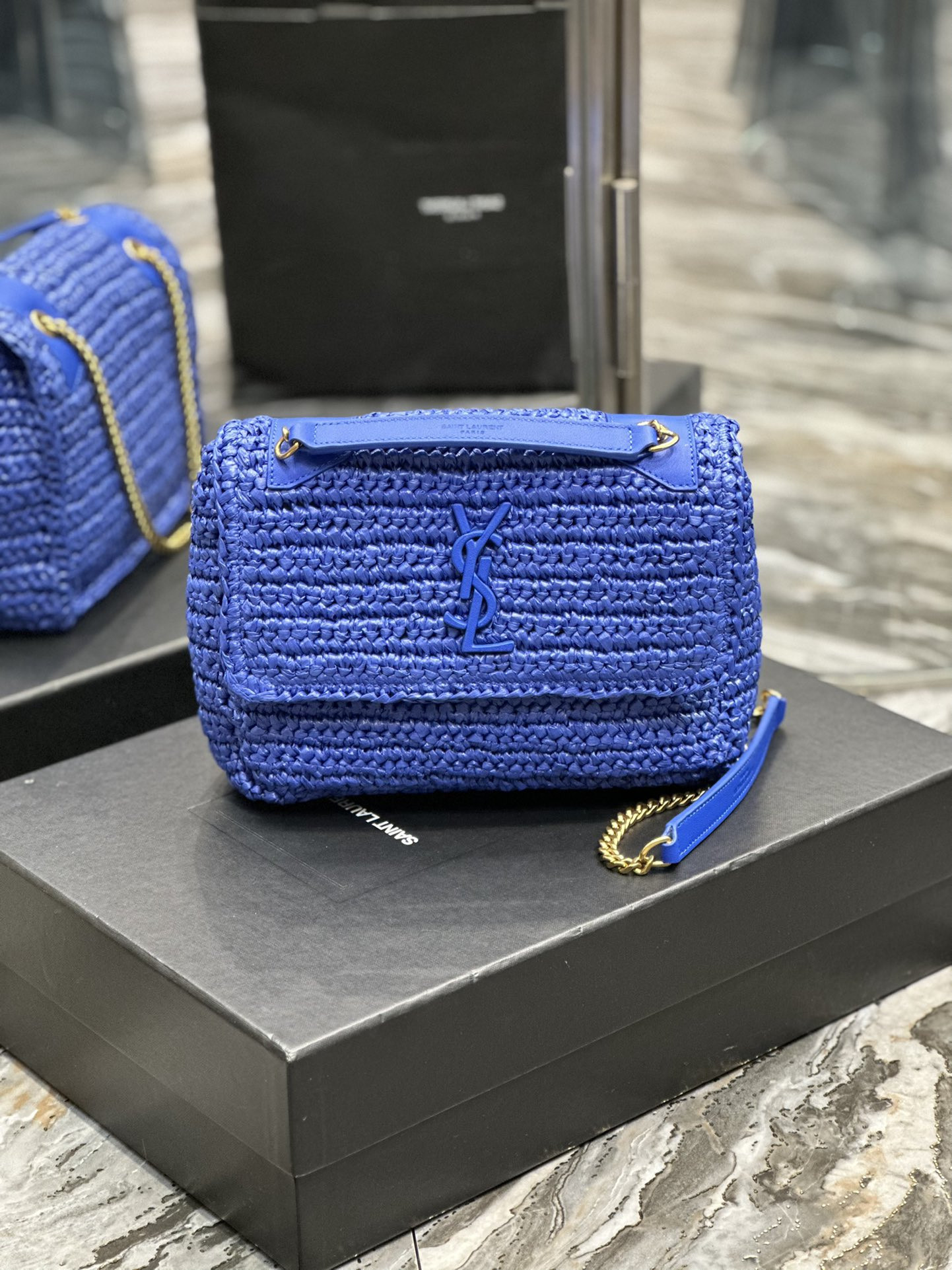 Y*L niki chain bag in raffia and leather blue 22×16.5×12 cm