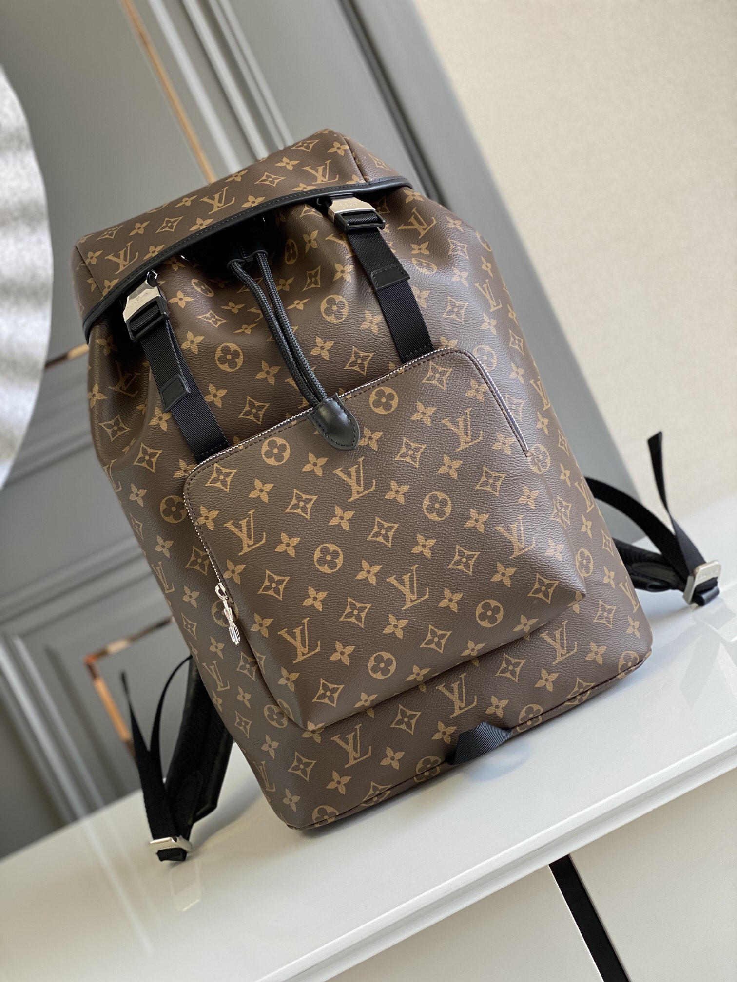 LV M43421 22 x 44 x 15 CM