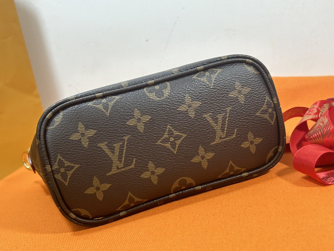 LV M46701 neverfull bb 9.4 x 5.5 x 3.5 inches