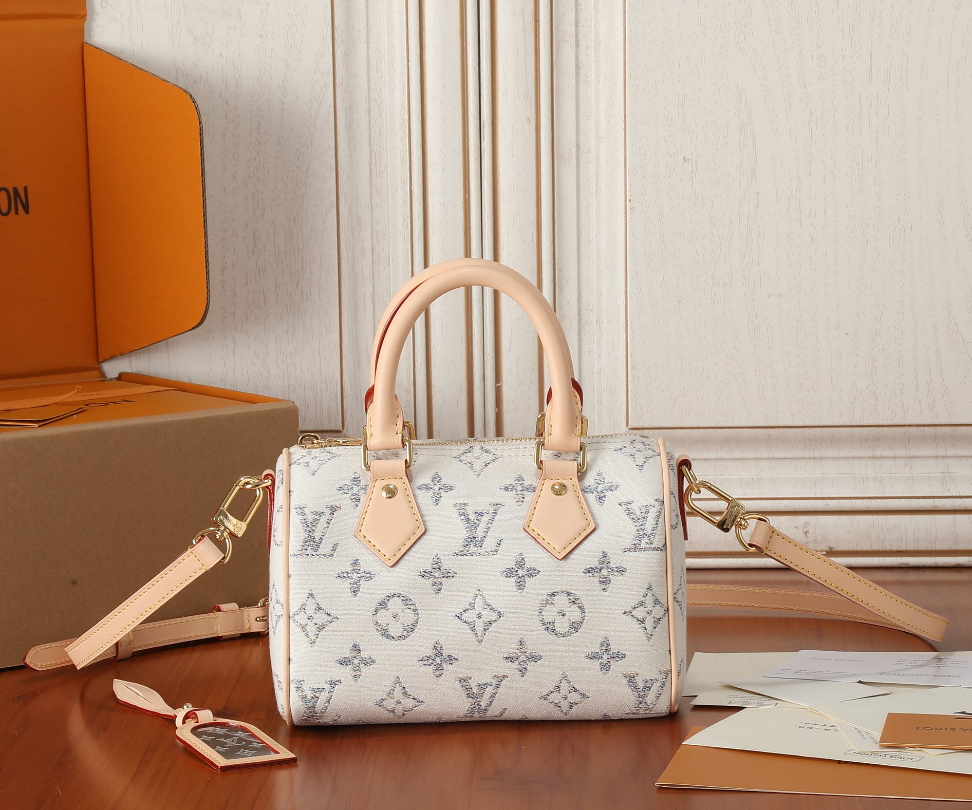 LV Speedy Bandoulière 20 M24709 8.1 x 5.3 x 4.7 inches