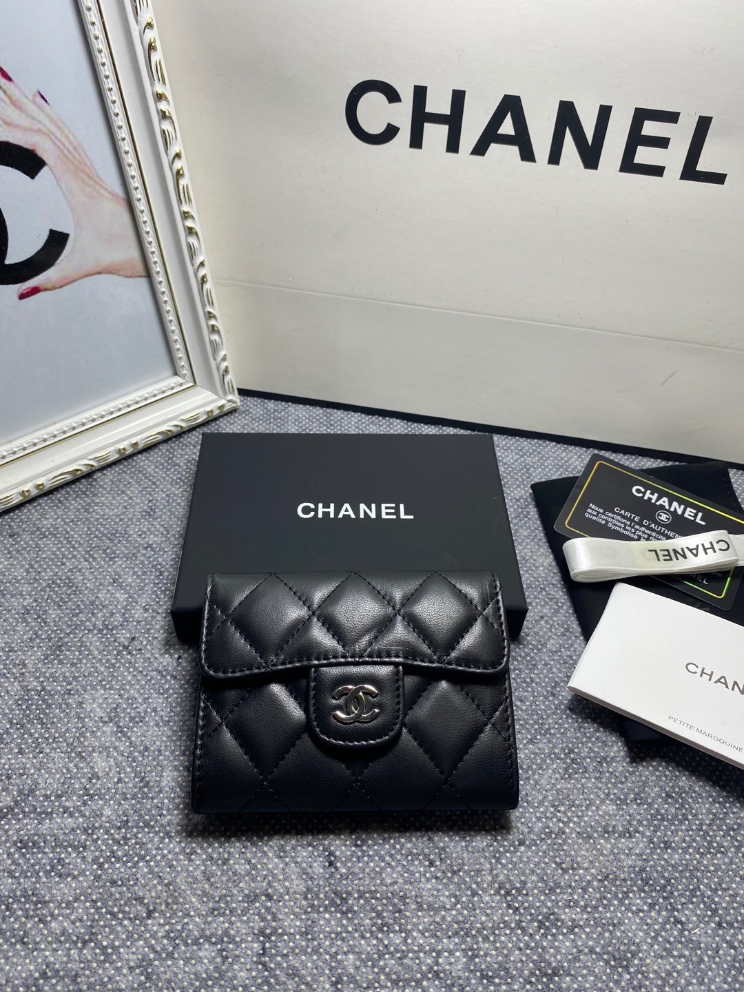 Ch*el flap wallet 12 x 8.5cm