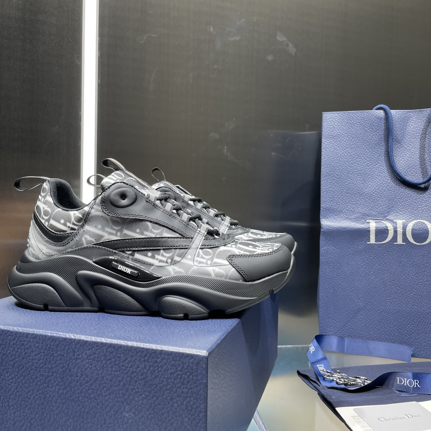 ua D*or b22 sneaker