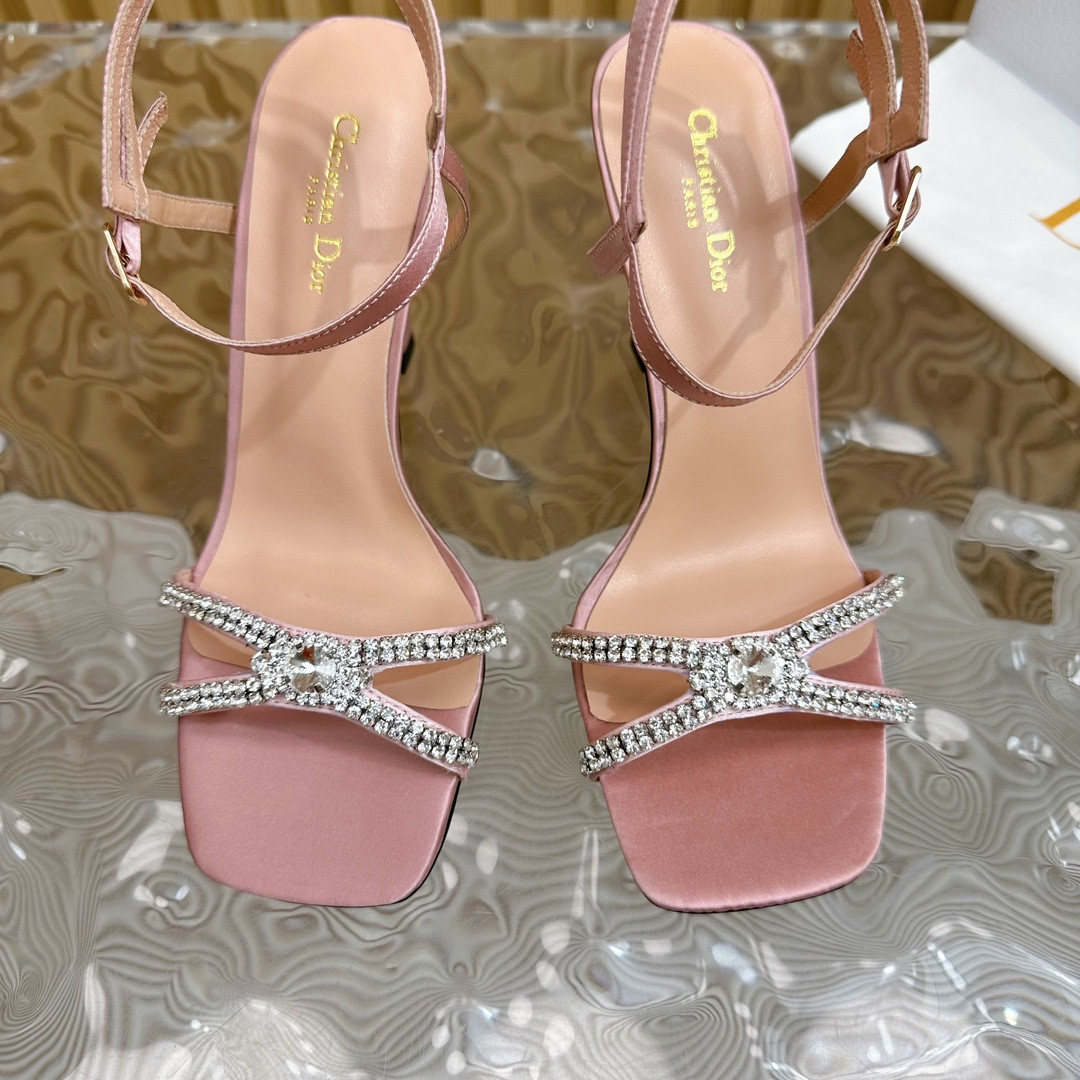 ua D*or slingback pump