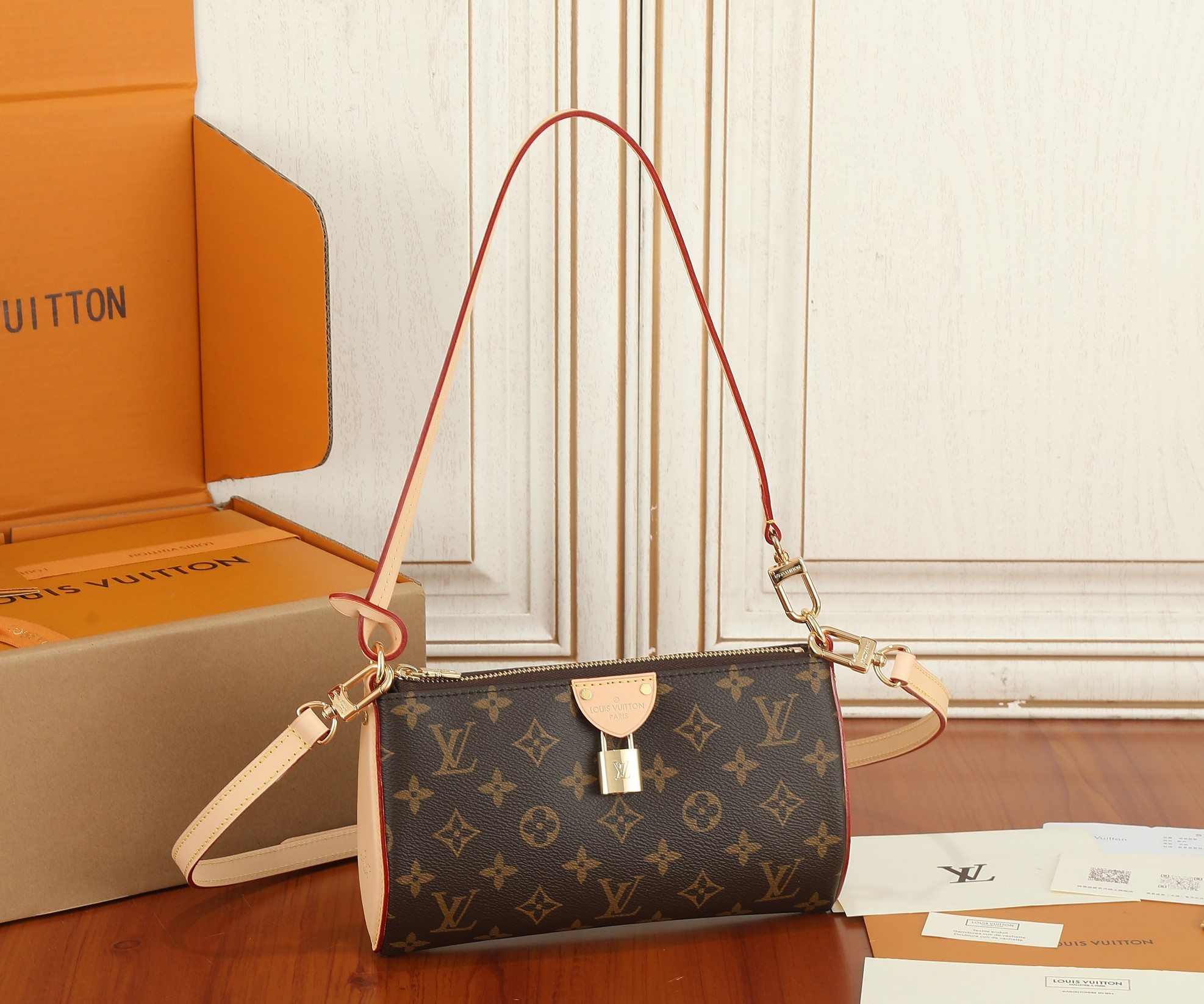 LV Pochette Tirette M12859  8.7 x 4.7 x 2.2 in