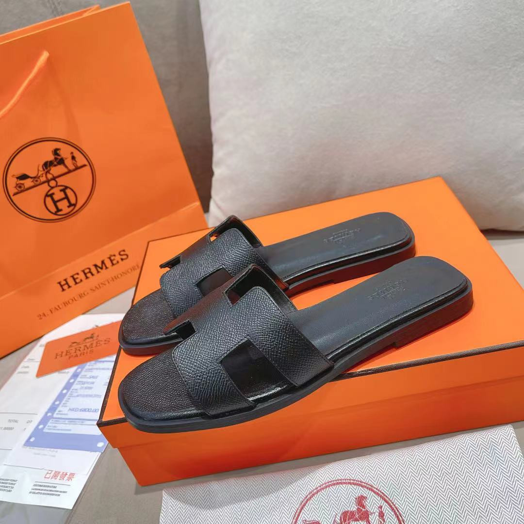 UA Hermès Oran sandal