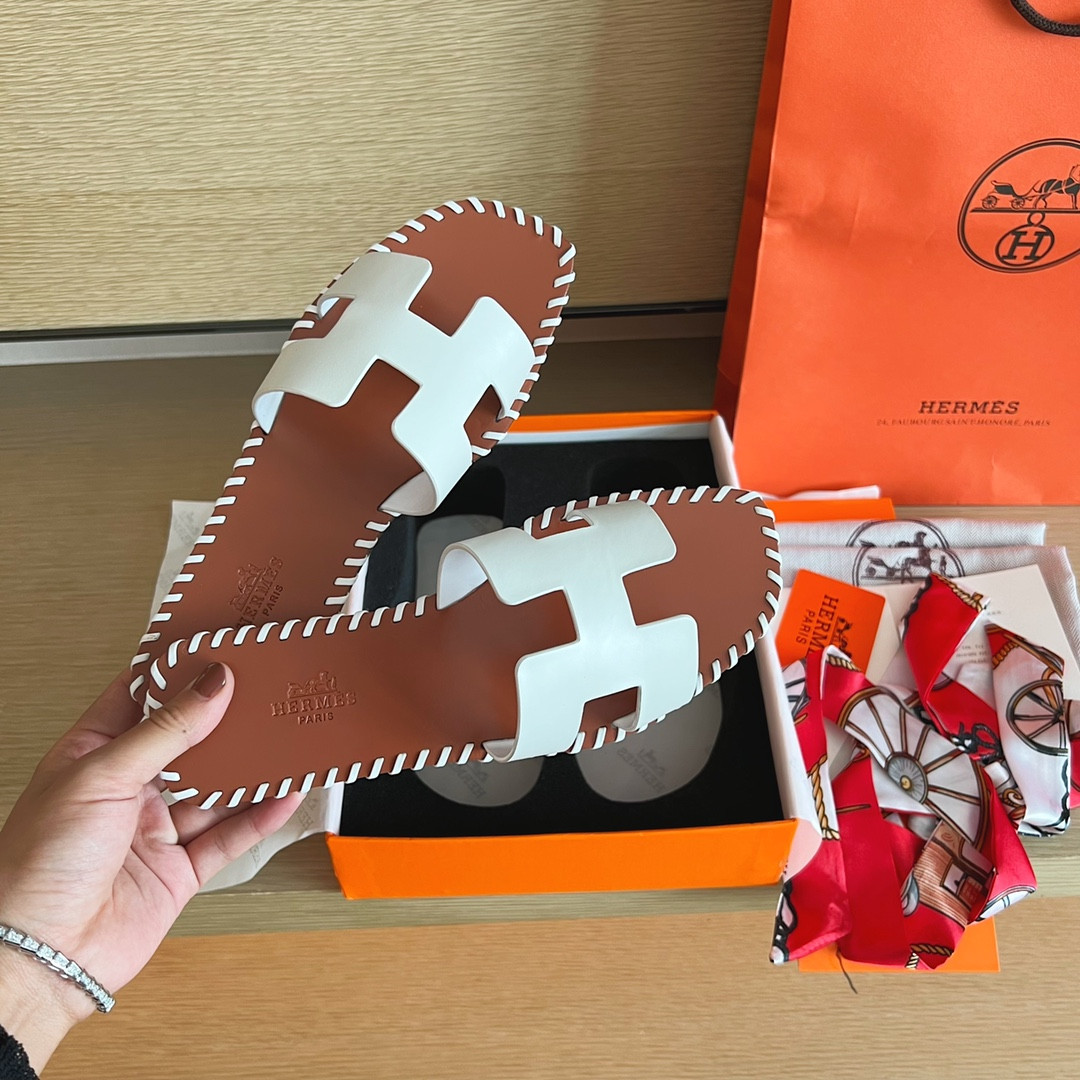 UA Hermès Oran sandal