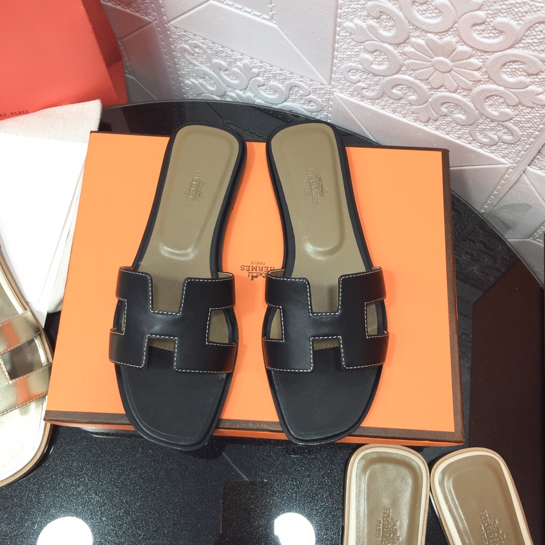 UA Hermès Oran sandal