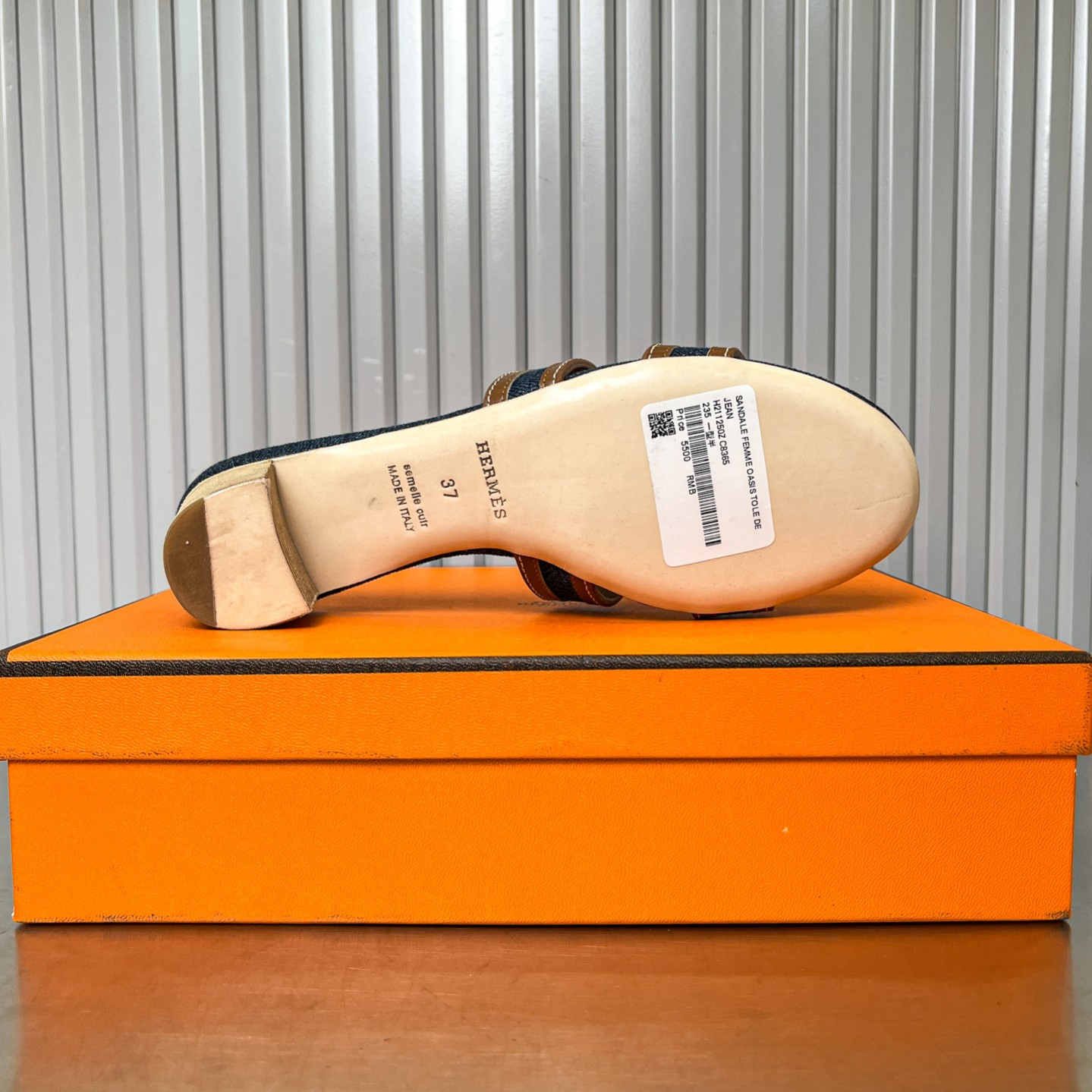 UA Hermès Oasis sandal