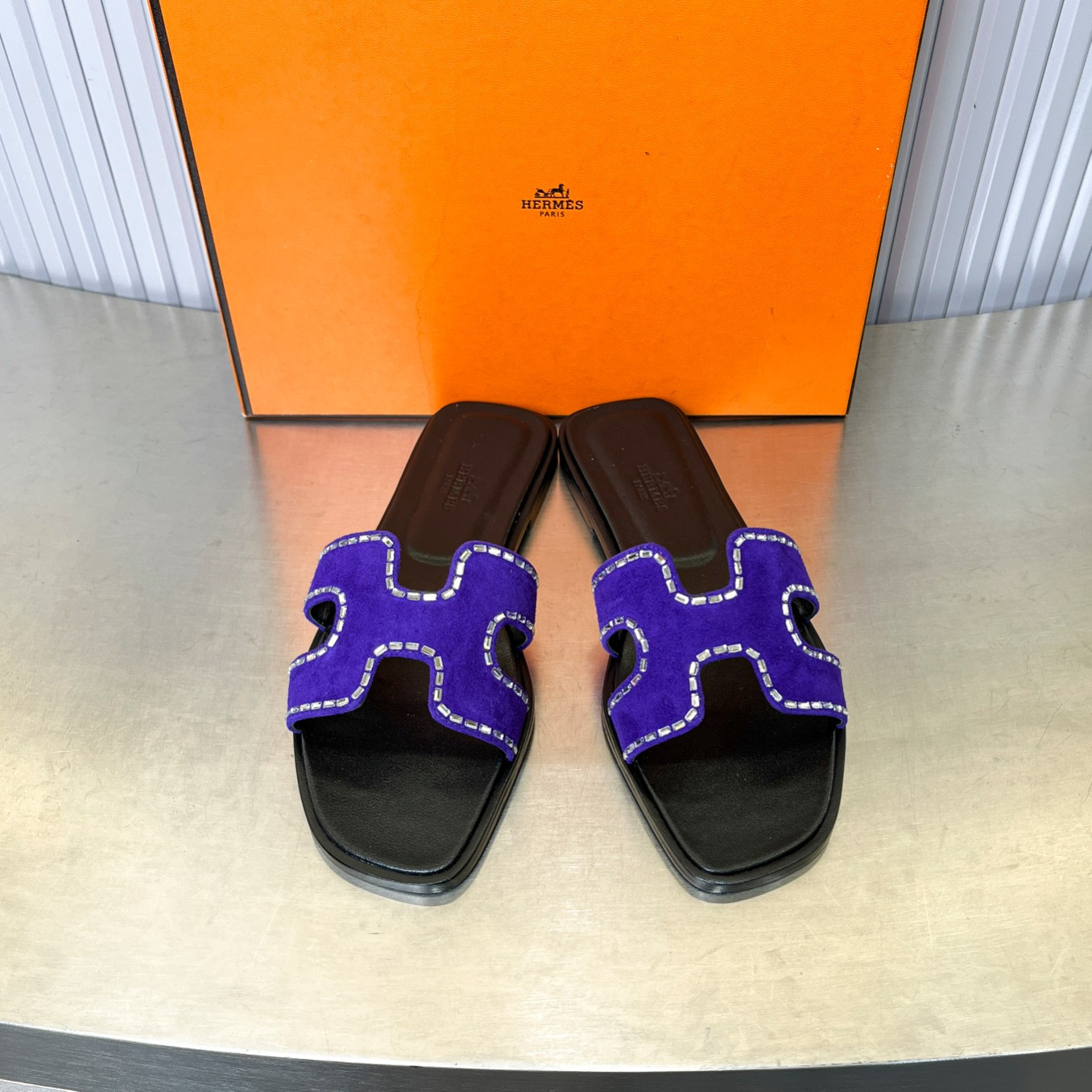 UA Hermès Oran sandal
