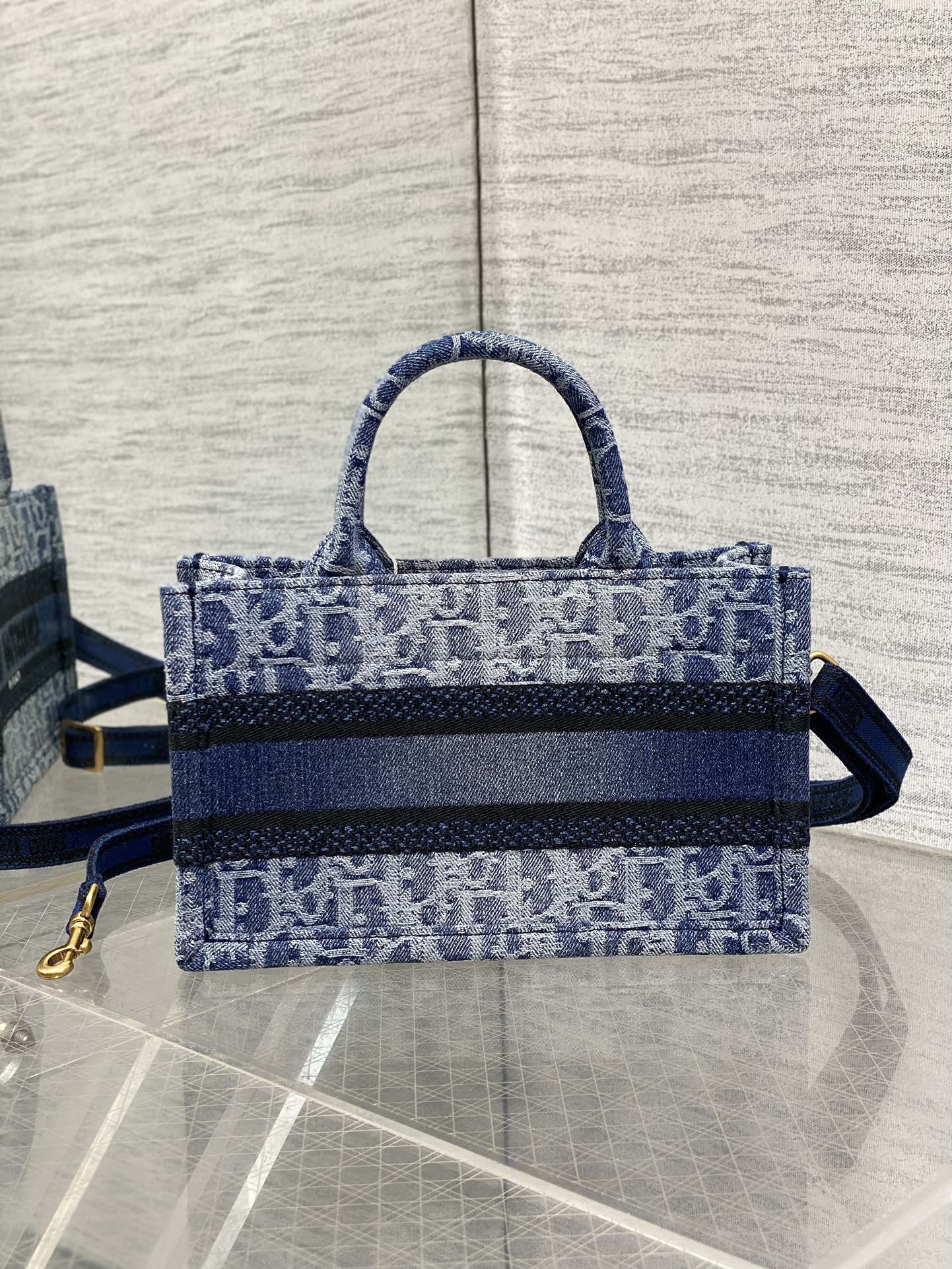 mini D*or book tote blue denim D*or oblique jacquard 21.5 x 13 x 7.5 cm