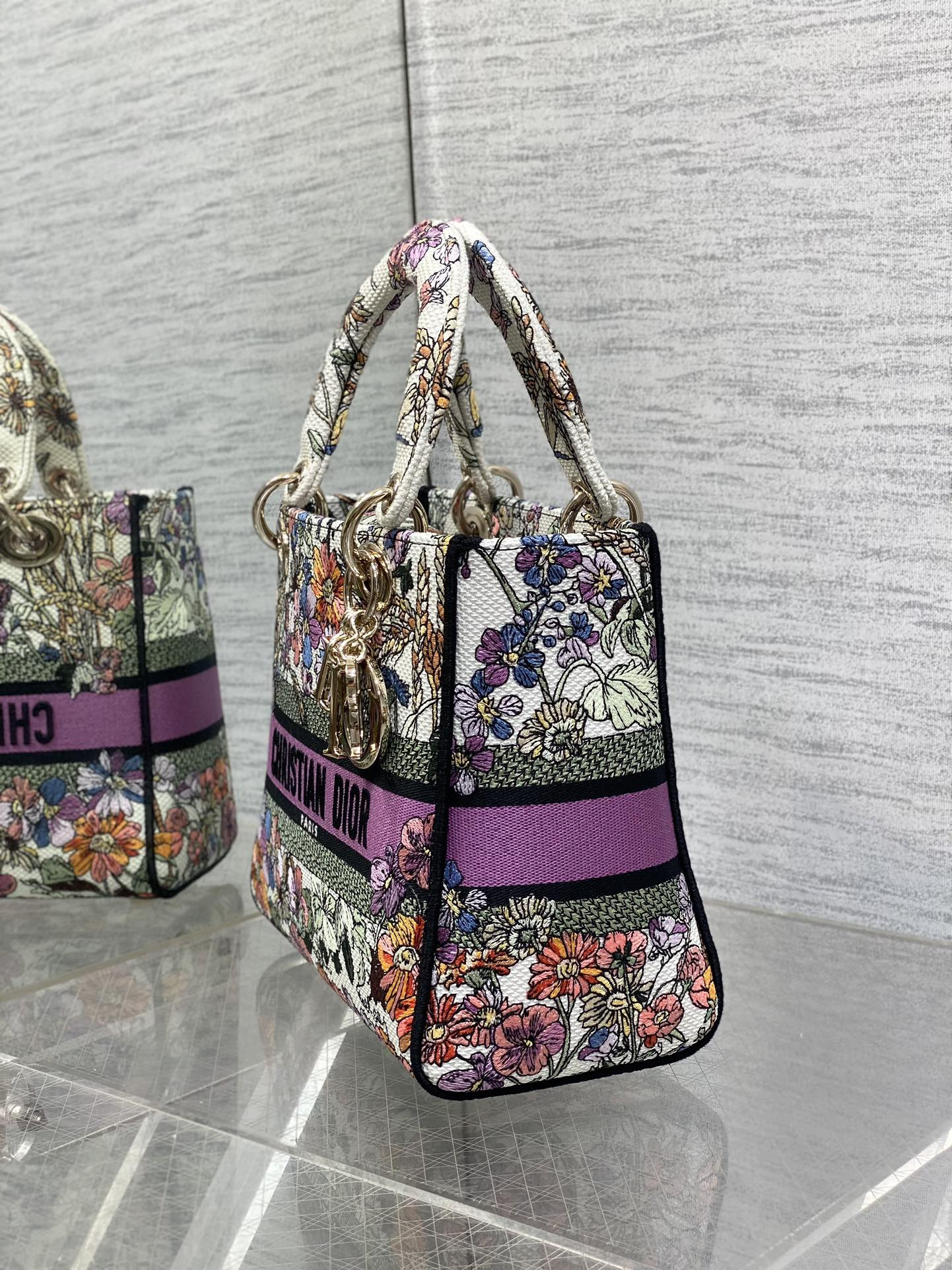medium lady D*or bag  white multicolor D*or 4 saisons Été embroidery 24 x 20 x 12 cm